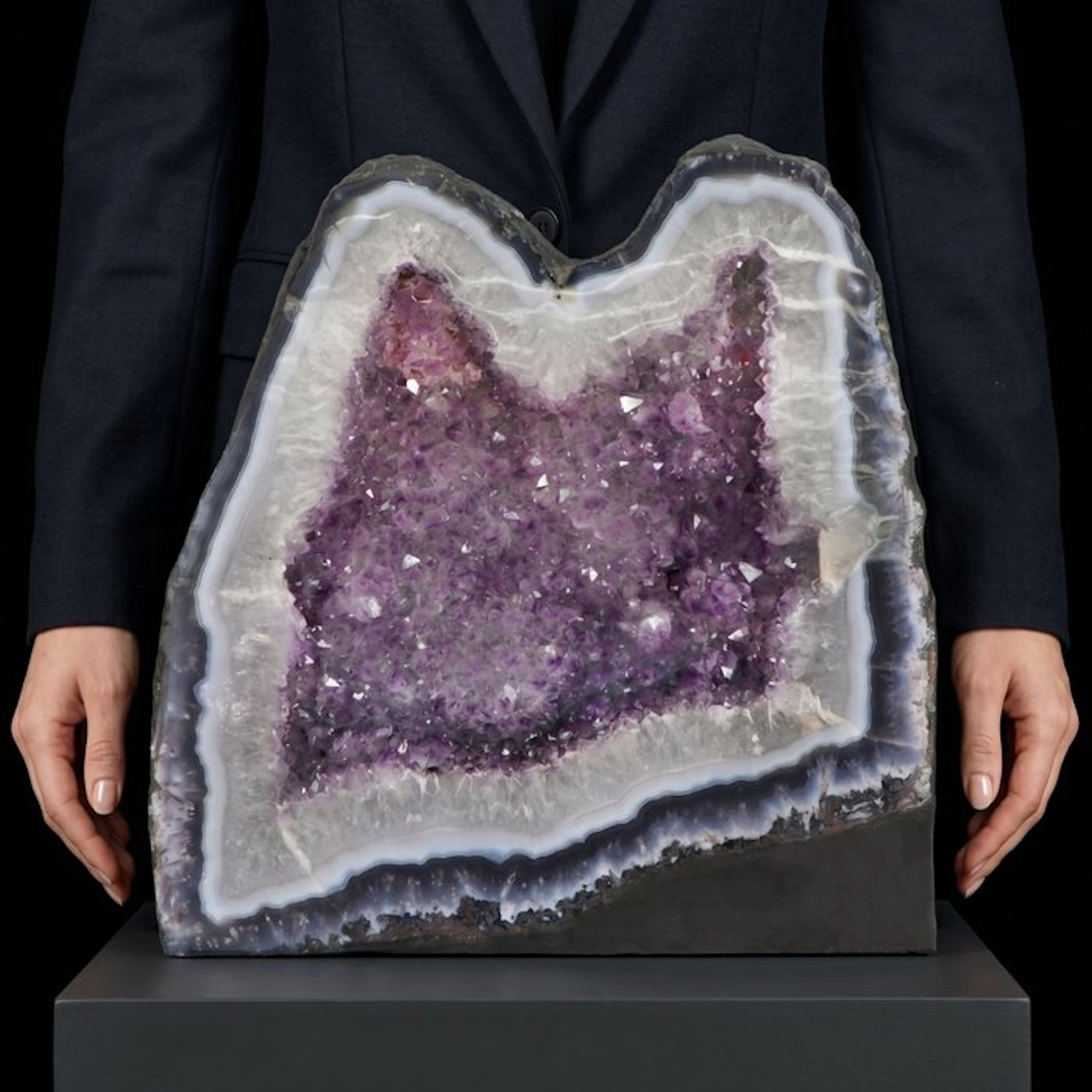 Top Quality - Amethyst - 30x30x16 cm - 'Double Pyramid' Geode- 16.5 kg