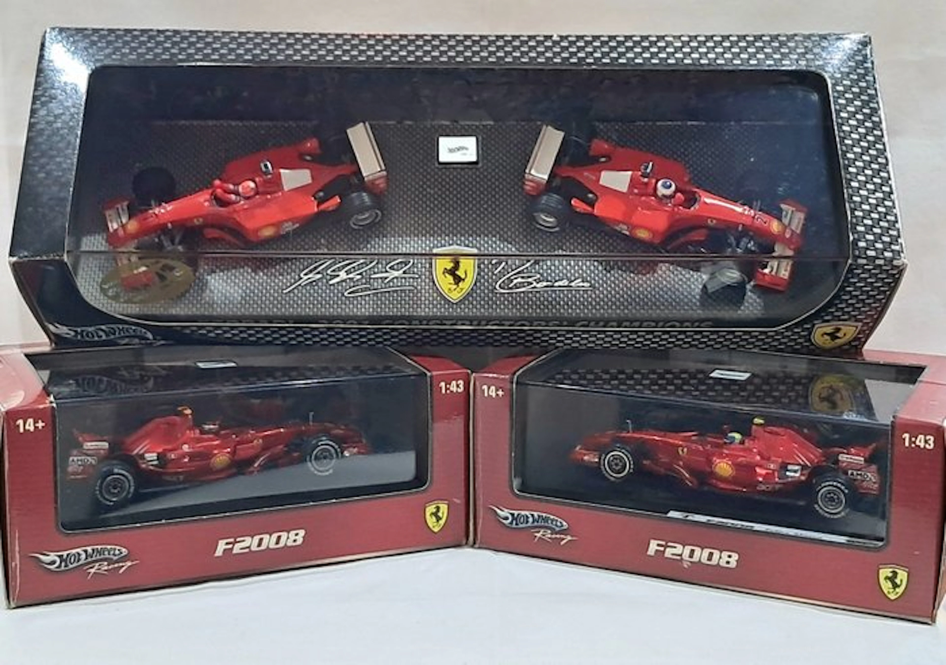 Hot Wheels 1:43 - Model race car (3) - Ferrari F2001...