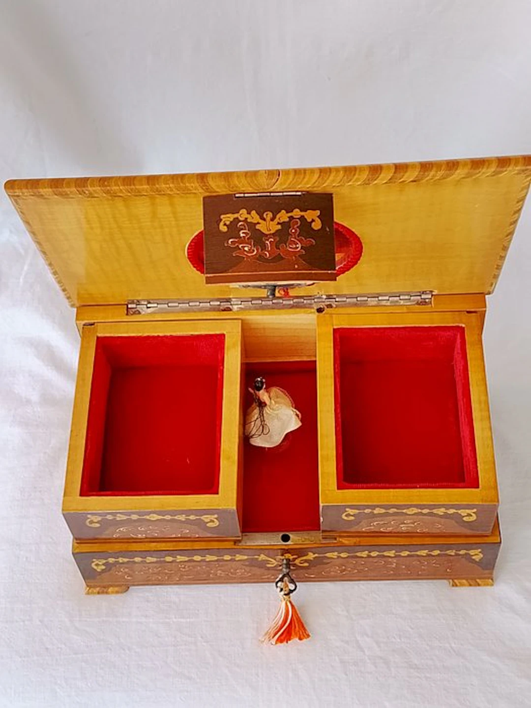 carillon - Box - Wood, Silk, Velvet - Carillon