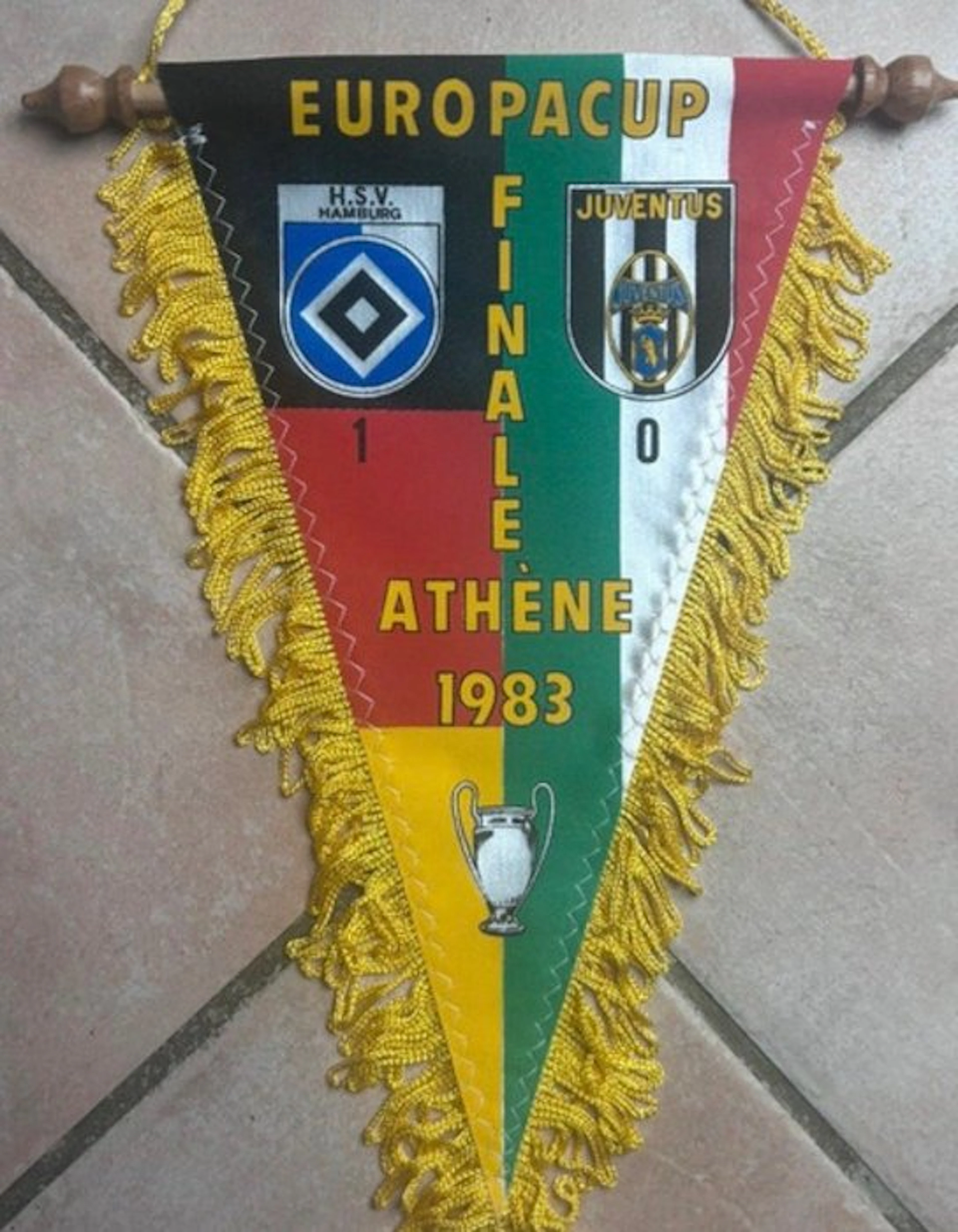 Juventus - European Cup - 1983 - Flag / pennant