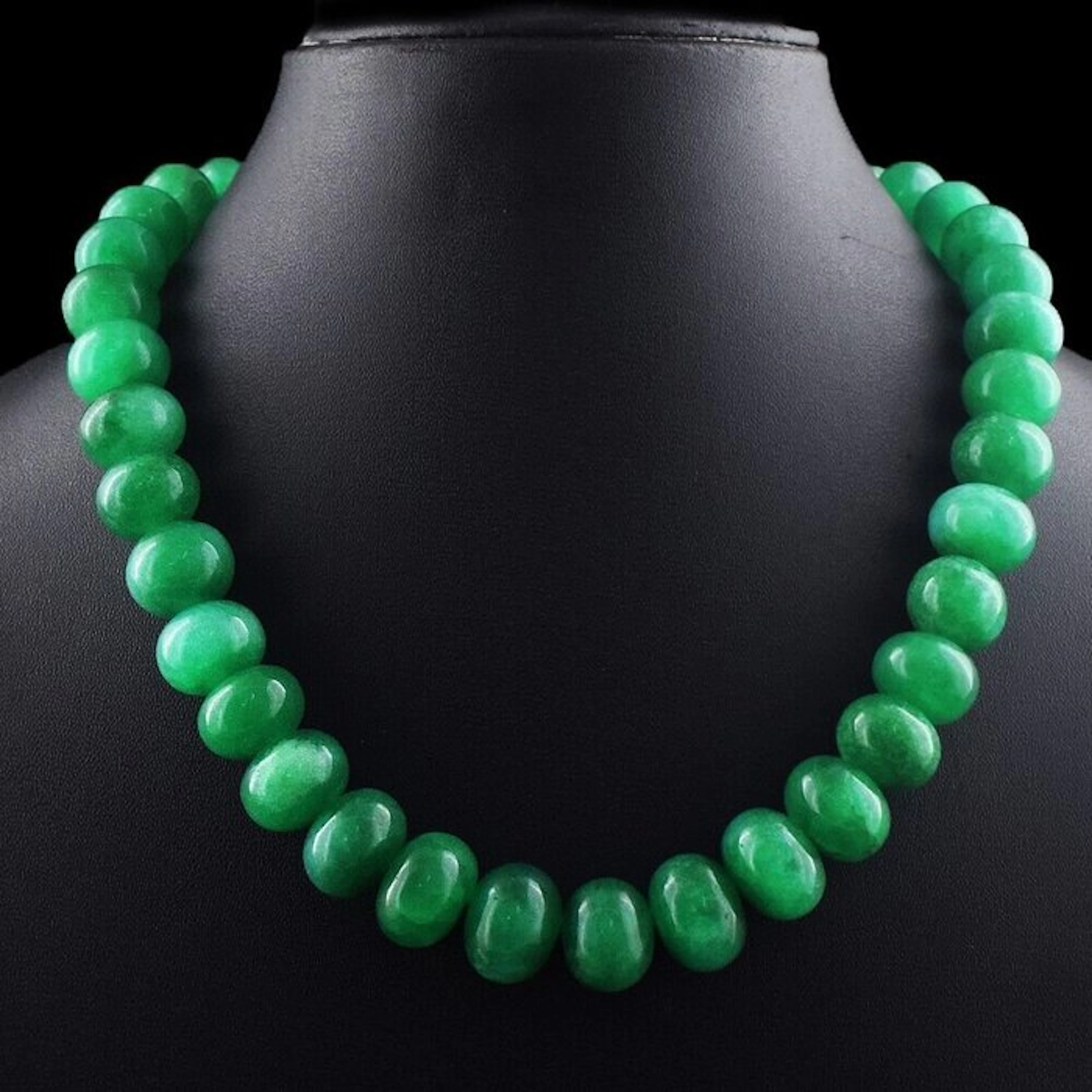Really nice necklace handmade emeralds round plane beads - 690 Cts