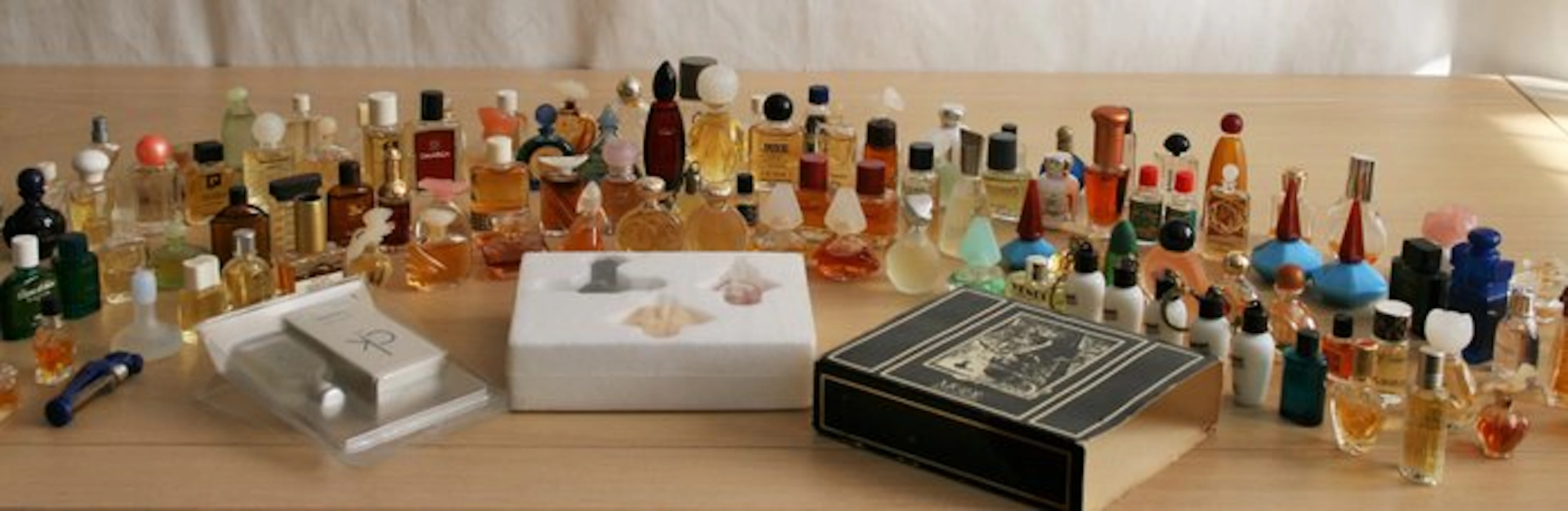 Perfume bottle (140) - Glass