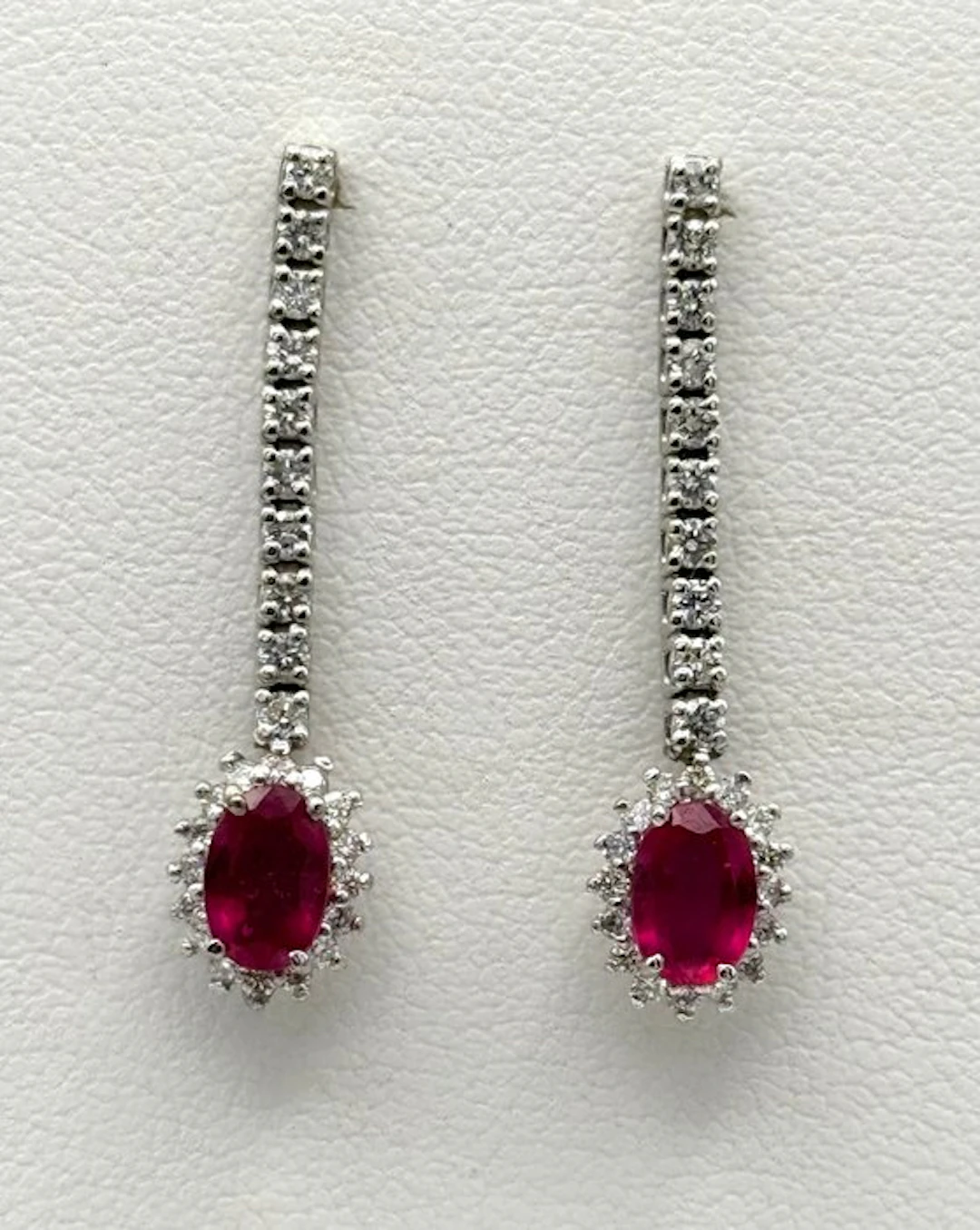 Drop earrings - 18 kt. White gold - 2.00ct. tw. Ruby - Diamond - Length:
