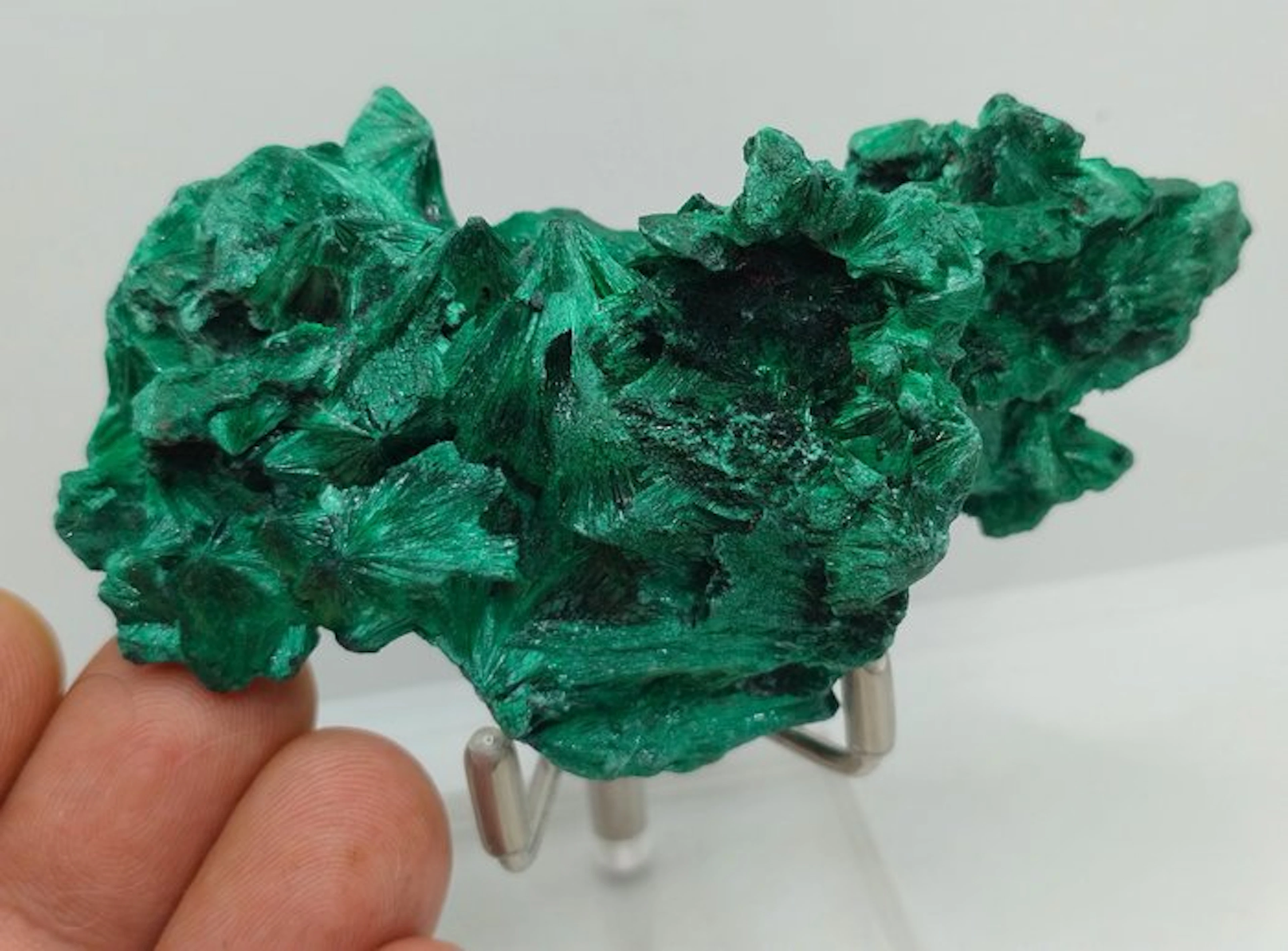 Rare Formation - Exceptional Quality - Iridescent Fibrous Malachite- 146 g