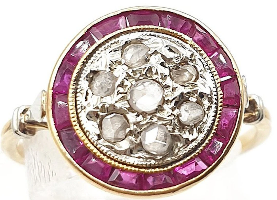 Ring - 18 kt. Yellow gold - 0.12ct. tw. Diamond (Natural) - Ruby