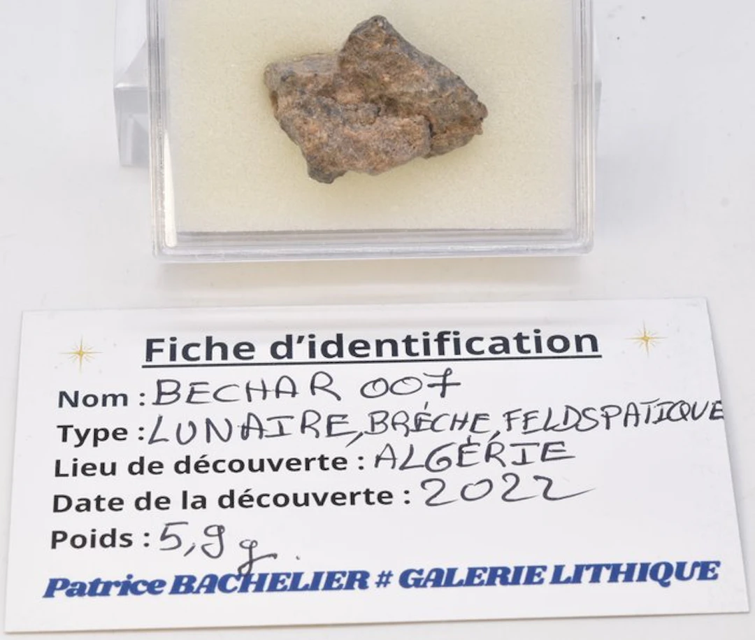 Lunar Meteorite Bechar 007 - Algeria - 5.9 g