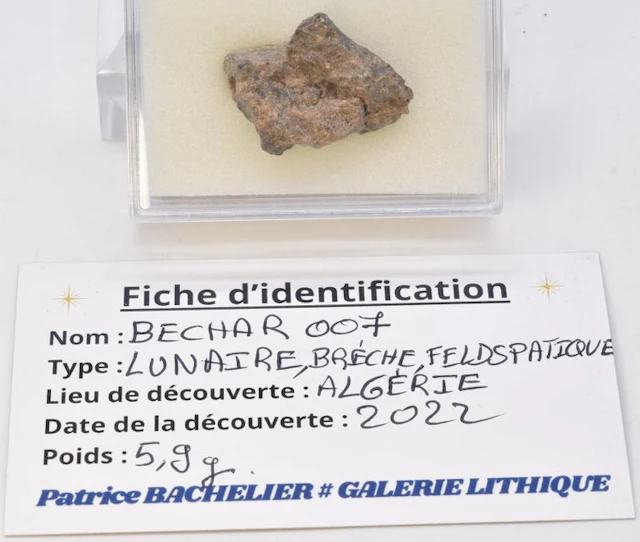 Lunar Meteorite Bechar 007 - Algeria - 5.9 g