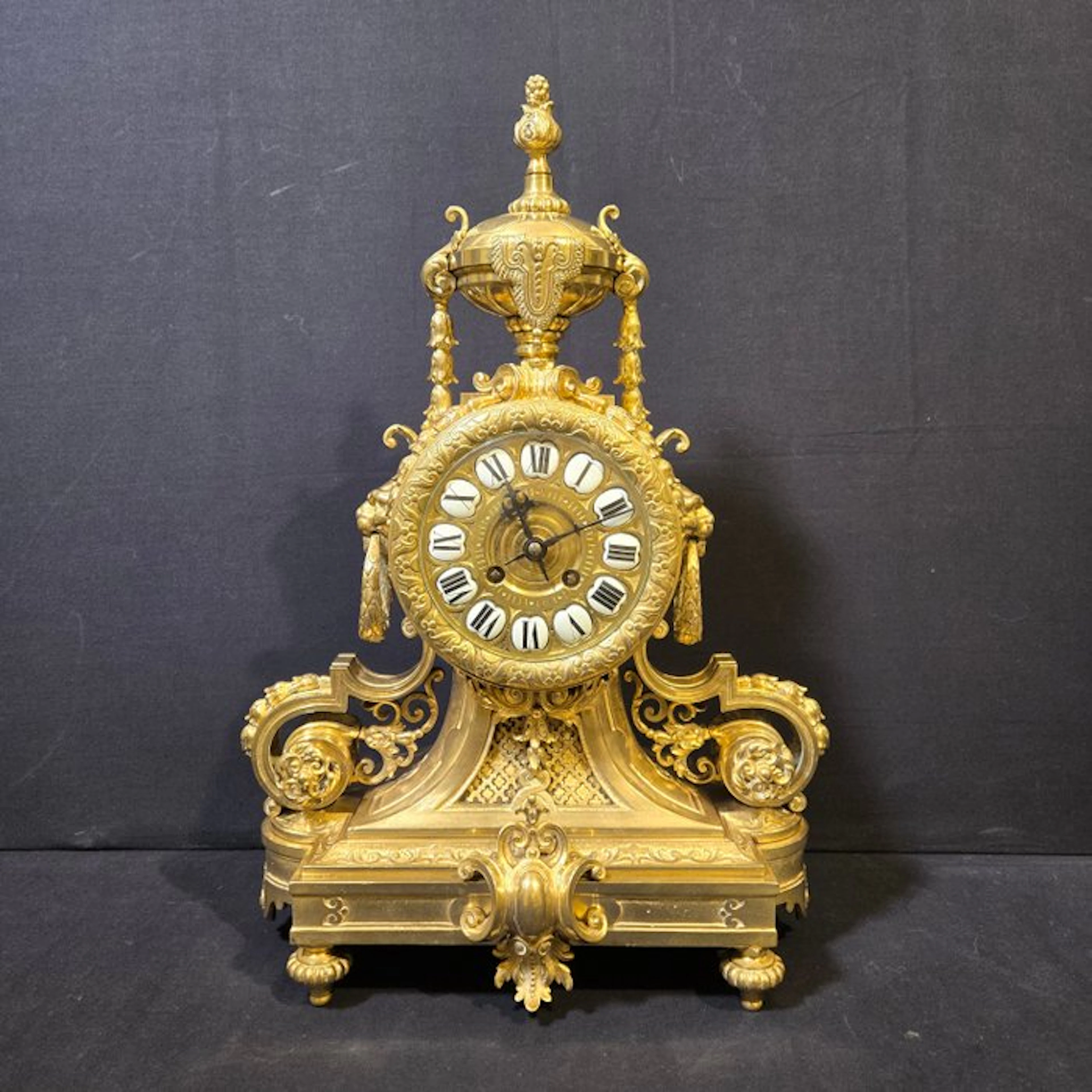 Table clock Louis XIV Style - Gilt bronze - 1850-1900 - Top in gold