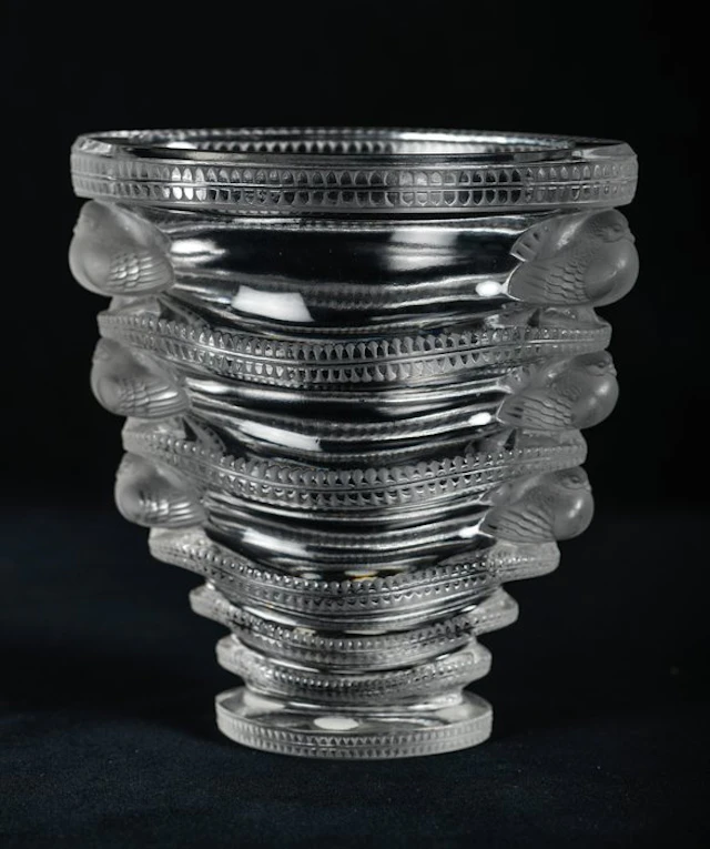 Uitzonderlijke René Lalique Art Deco vaas – Model "Saint-Marc" 10-934
