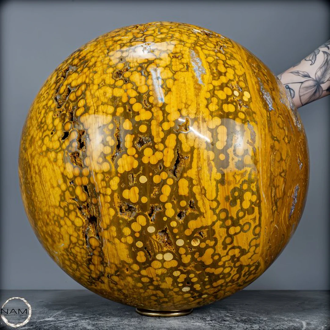 Extremely rare 4-vein eye jasper crystal ball –...