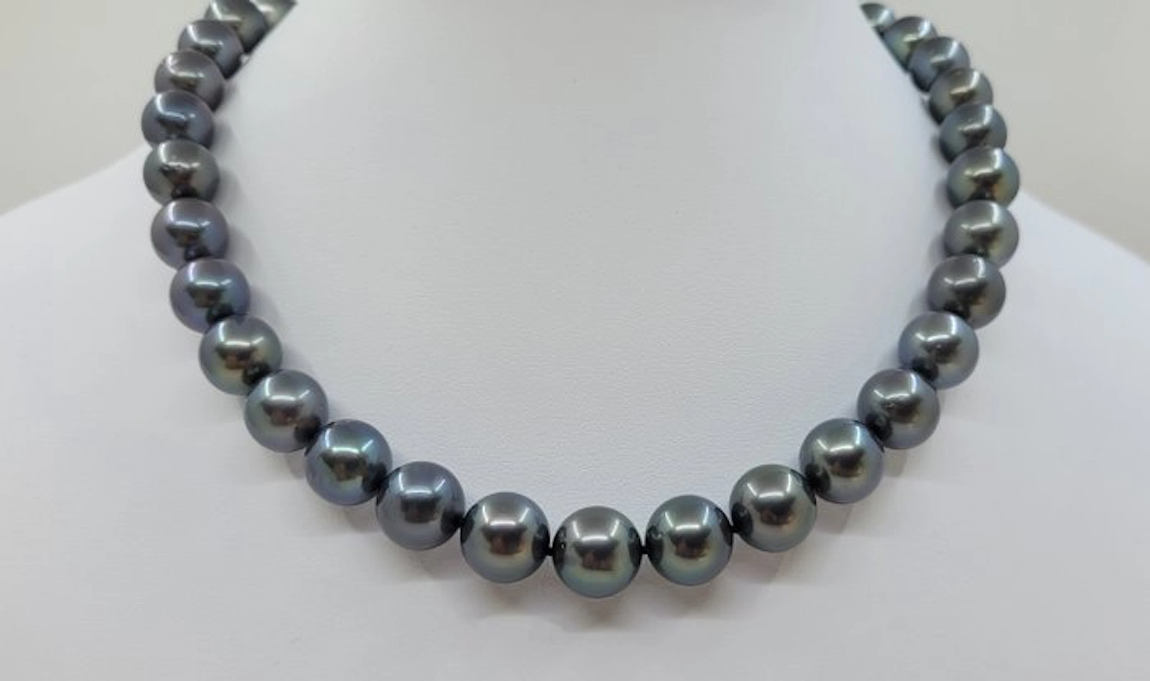 Necklace PSL Certified Round Tahitian Pearls - 10.0x12.0mm