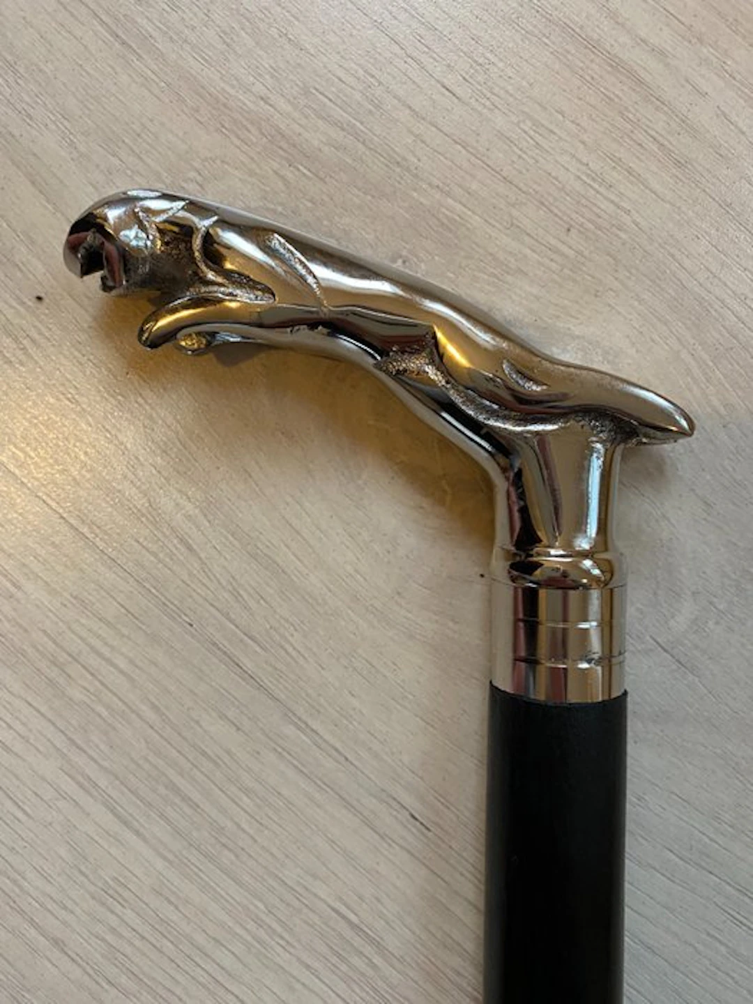 Walking stick - Antique solid brass and rosewood Jaguar walking stick.