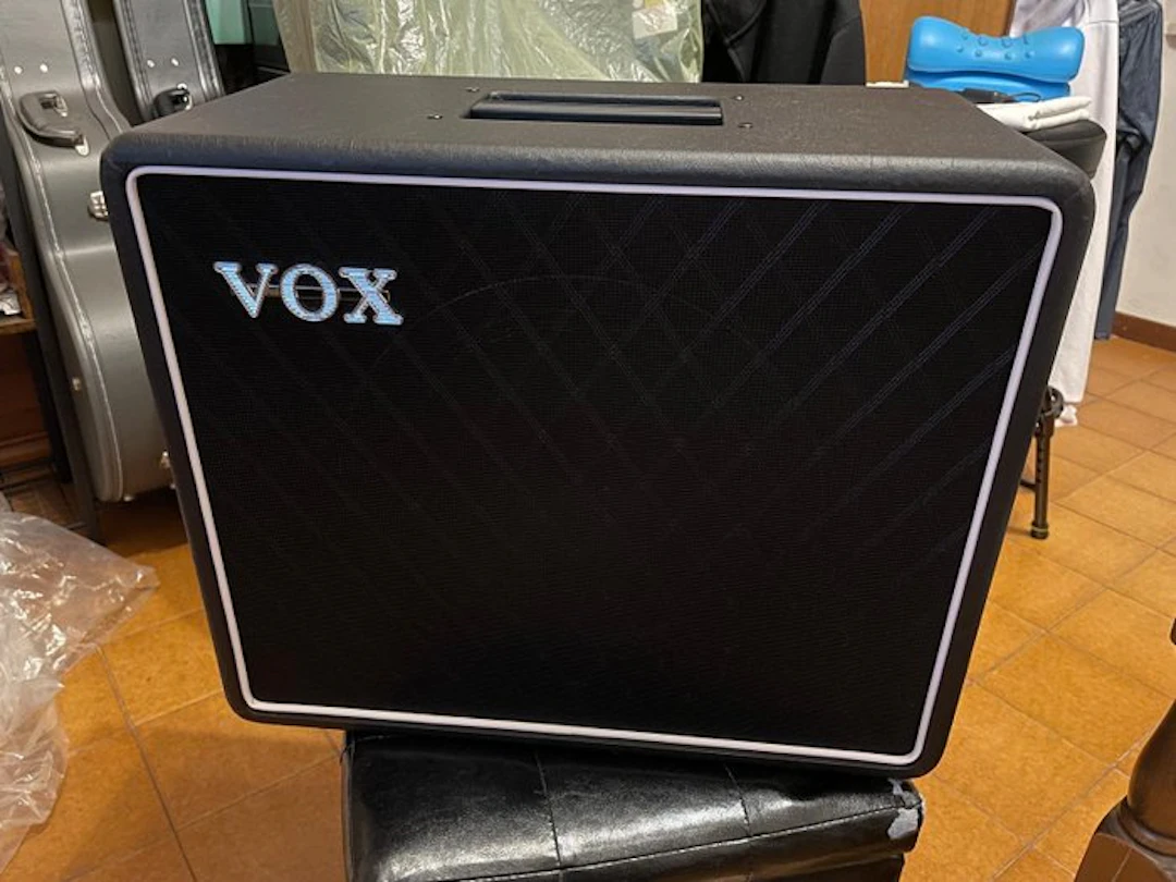 Vox - Number of items: 1 - Guitar cabinet - Vietnam (No reserve price)