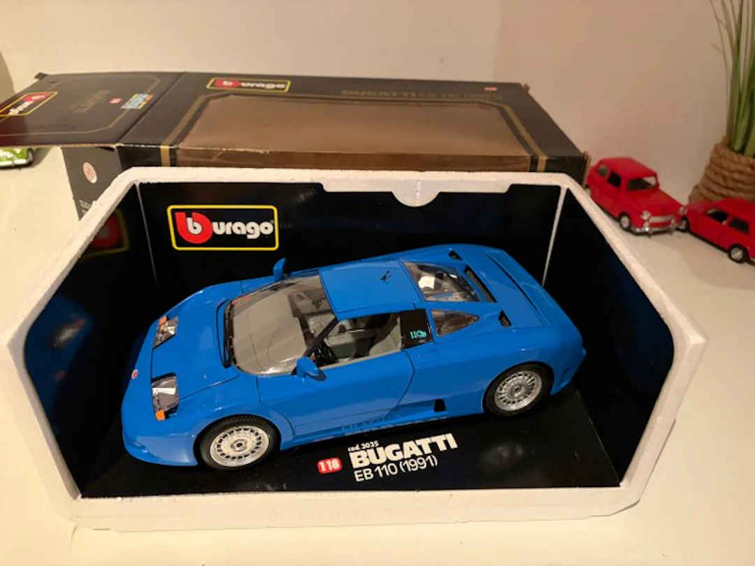 Bburago 1:18 - Model car - Bugatti EB 110 (1991)
