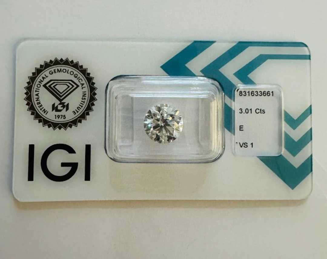 1 pcs Diamond (Natural) - 3.02 ct - E - VS1...