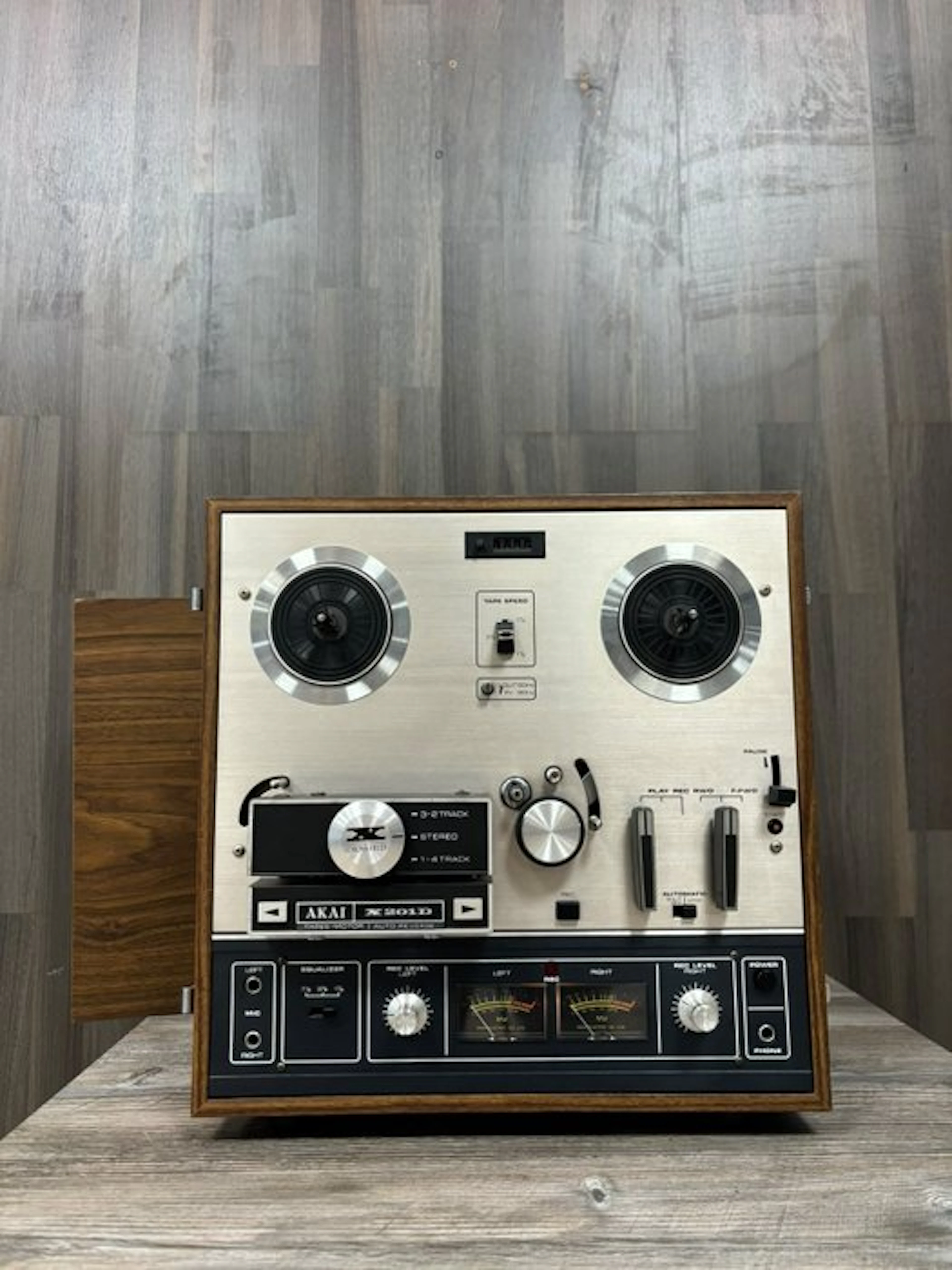 Akai - X-201D Reel to reel deck 18 cm