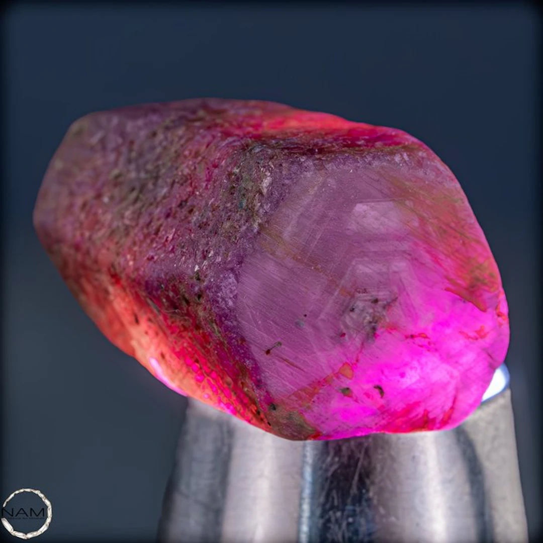Natural Trapiche Sapphire rough stone – rare star-shaped...