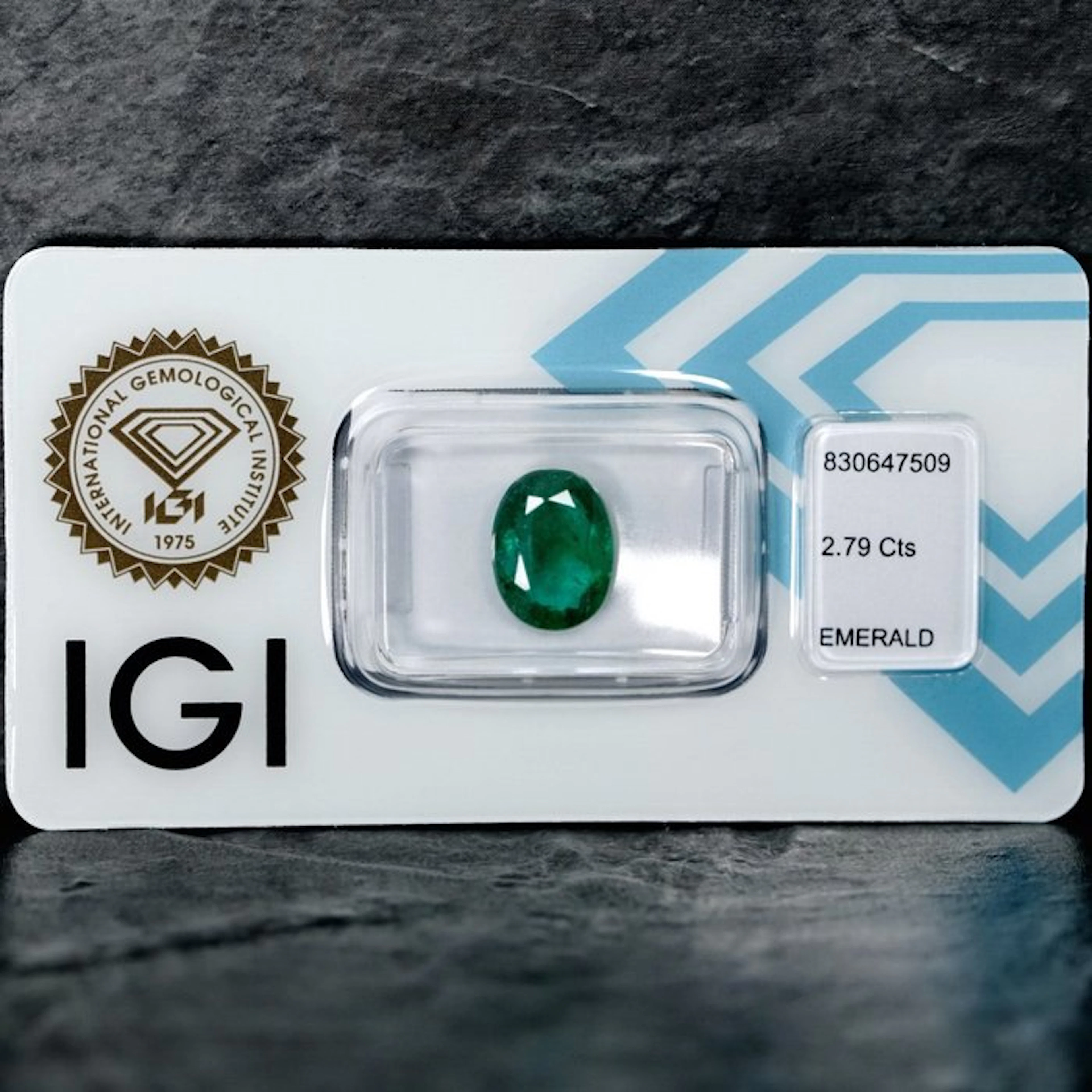 1 pcs Green Emerald - 2.79 ct - International Gemological Institute (IGI)