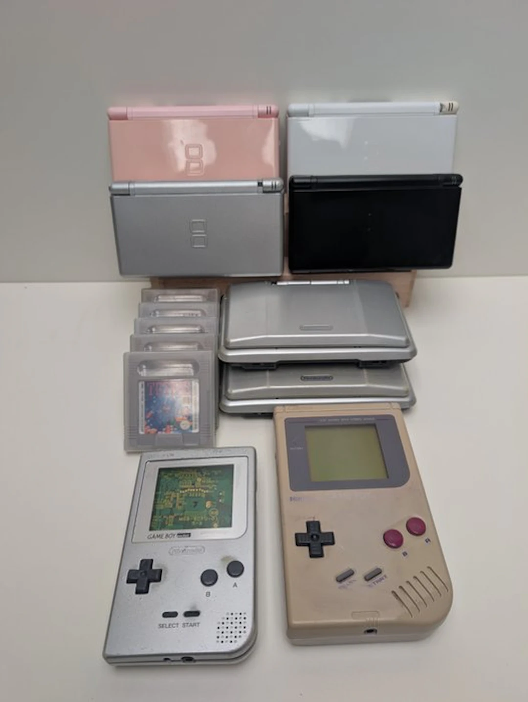Nintendo - Lot 8 Nintendo handhelds: 4x DS Lite