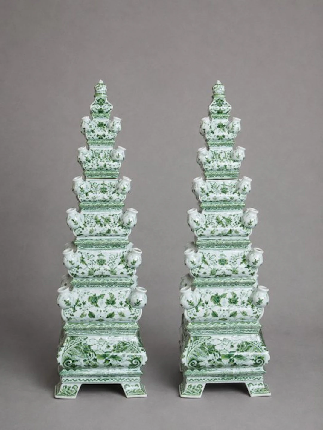 Vase - Porcelain - A couple of large tulip vases executed...
