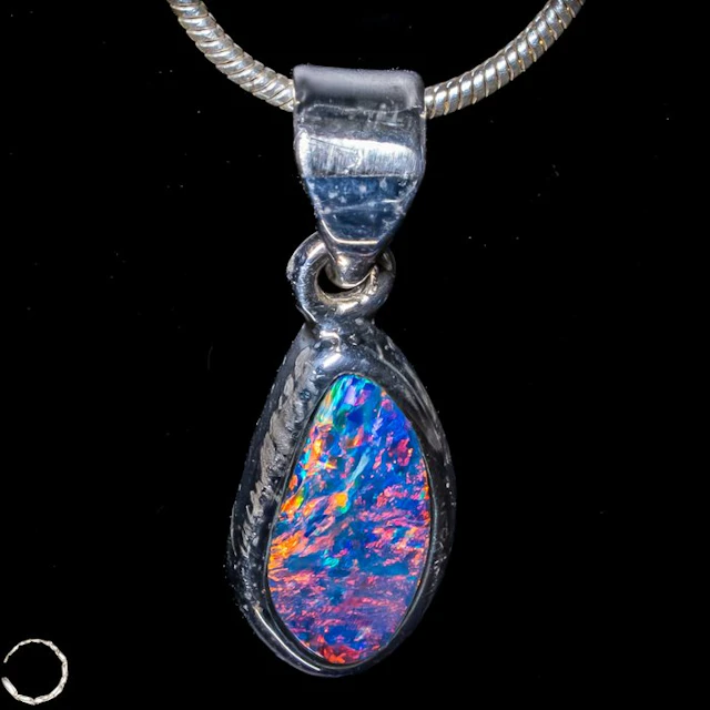 Natural boulder opal pendant from Australia – Sterling silver 9.3 ct- 1.86 g