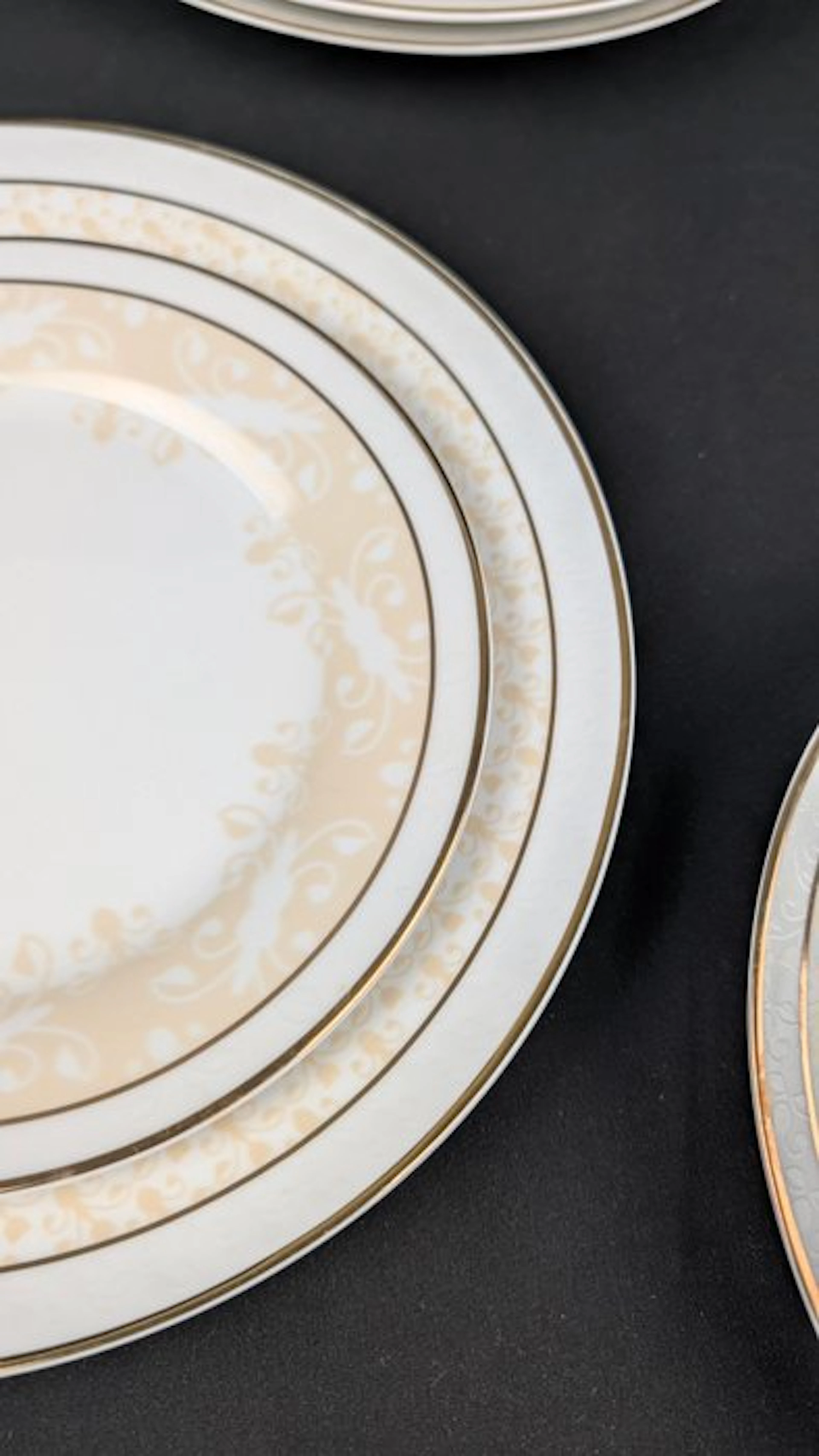 Richard Ginori - Dinner service (24) - "Arabeschi" - Porcelain - For 8 people