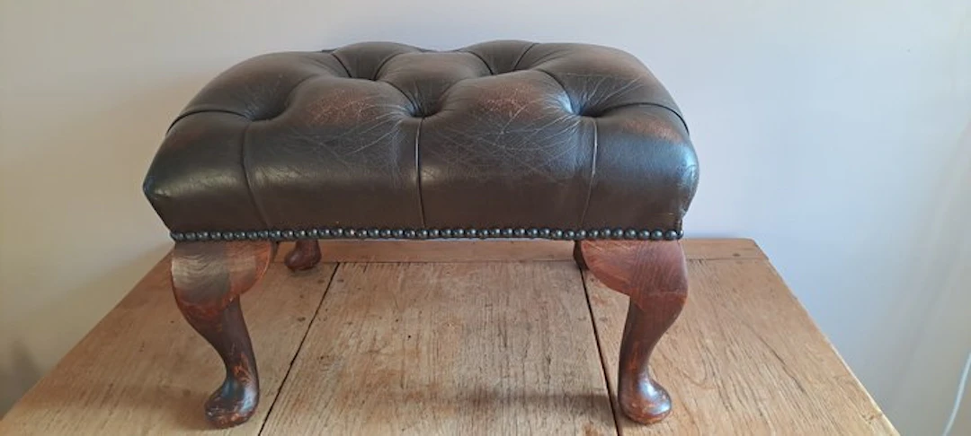 Pouffe - Wood/Leather.