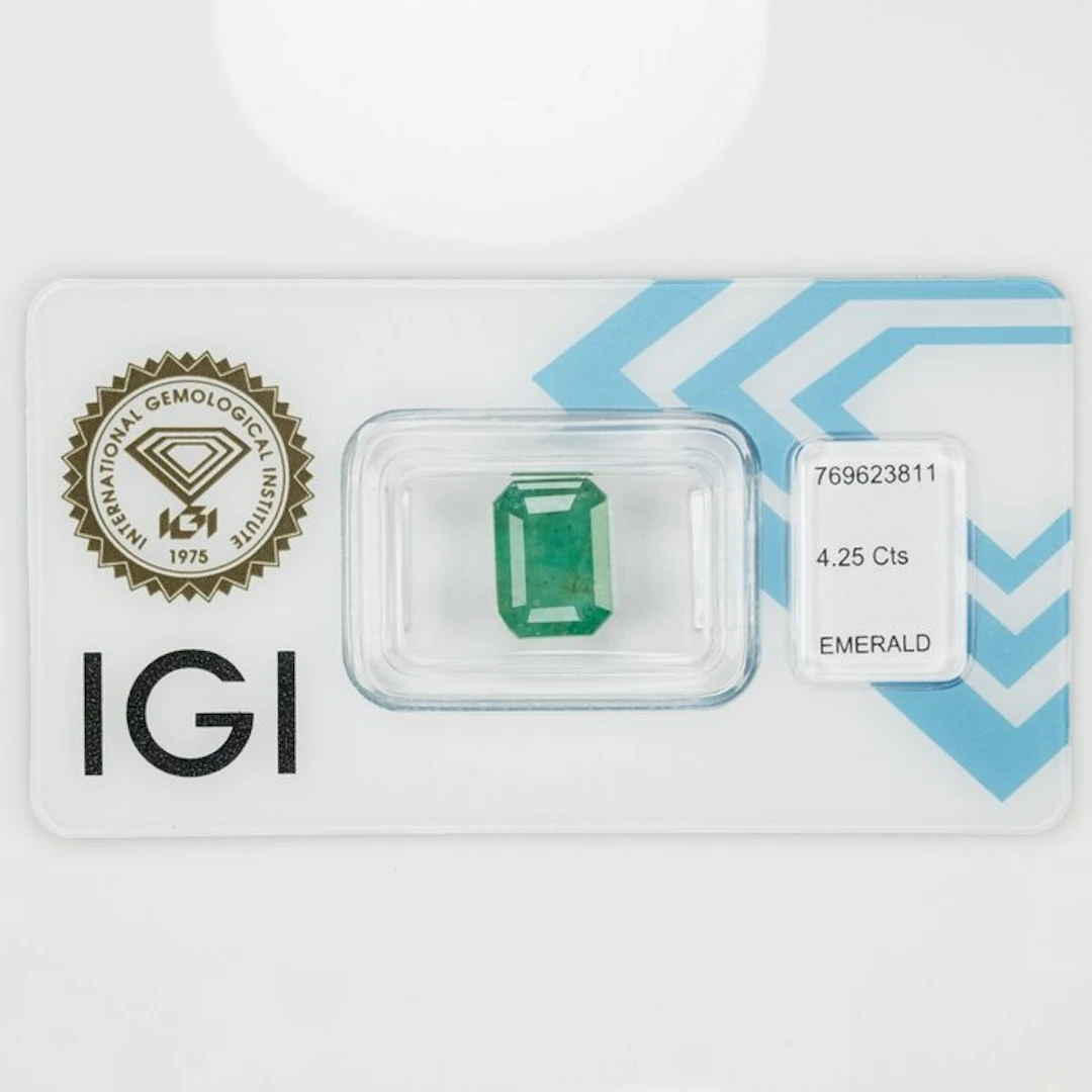 No reserve price - 1 pcs Green Emerald - 4.25 ct...