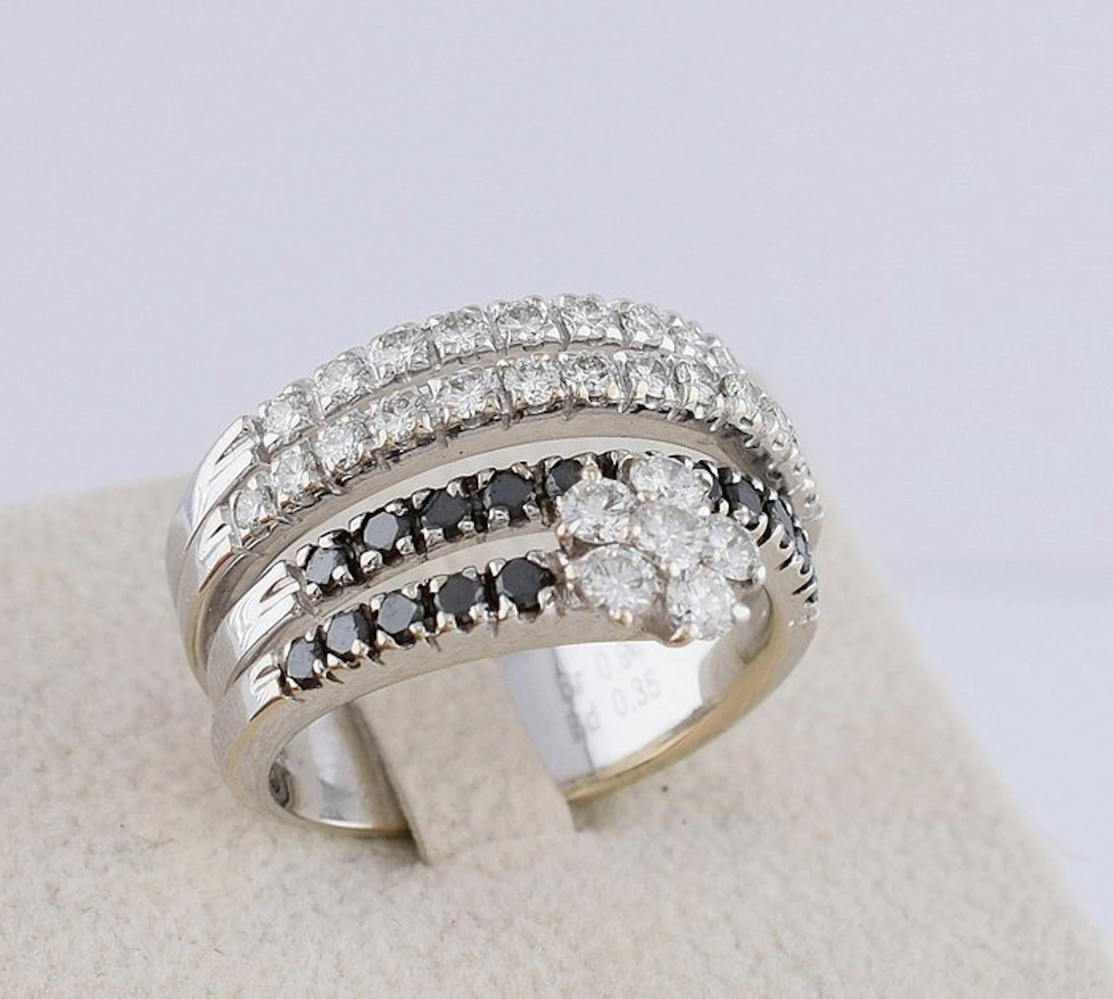 Ring - 18 kt. White gold - 1.50ct. tw. Diamond (Natural) - Diamond - 750