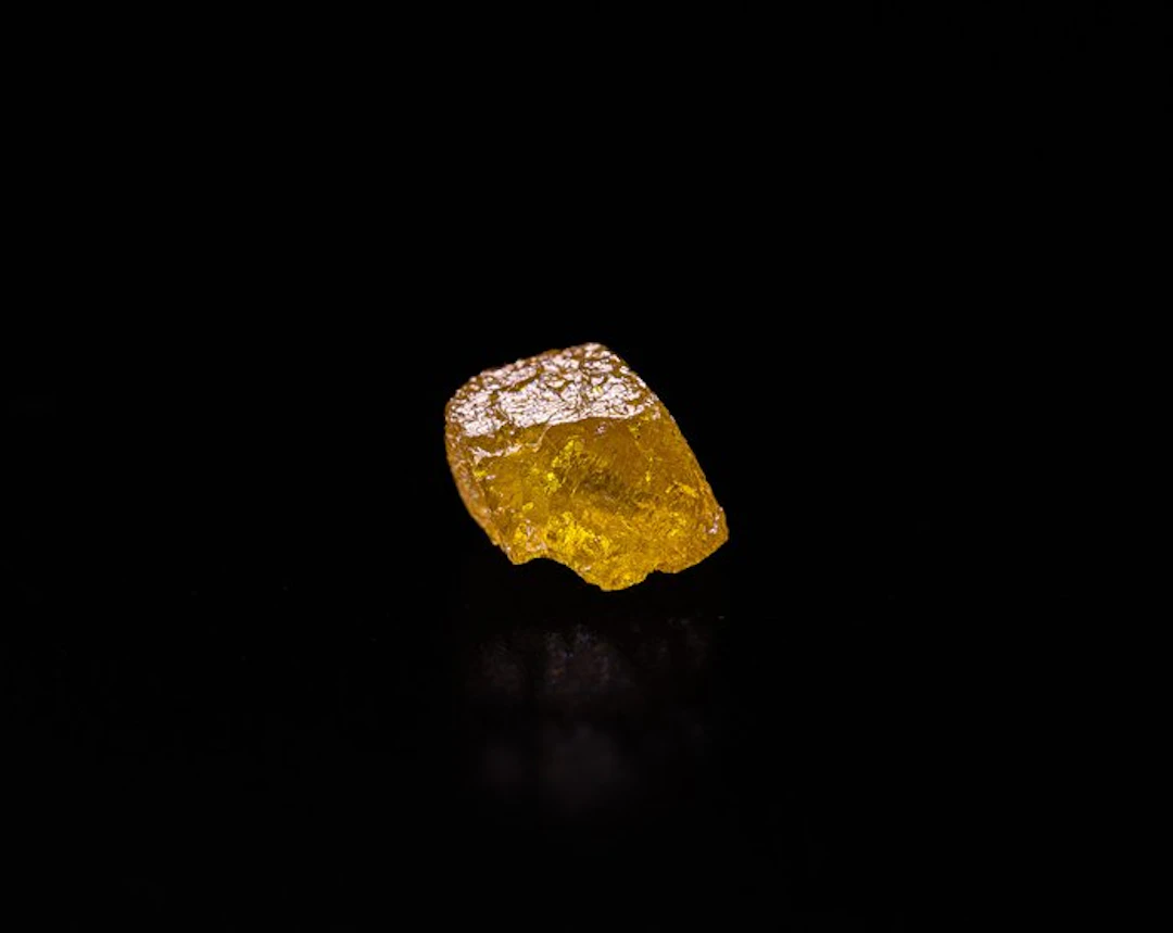 RAREST Intense yellow diamond of high quality – 0.35 ct –...
