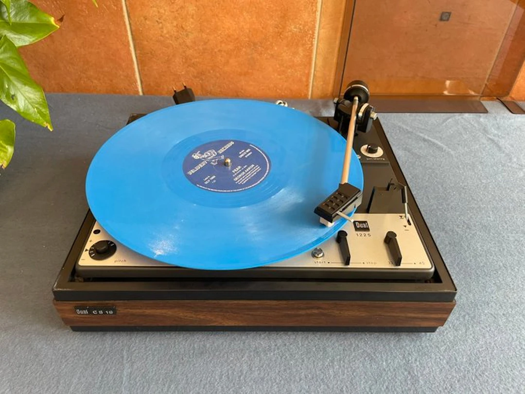 Dual - 1225 / 2-Speed Fully Automatic Stereo Record player
