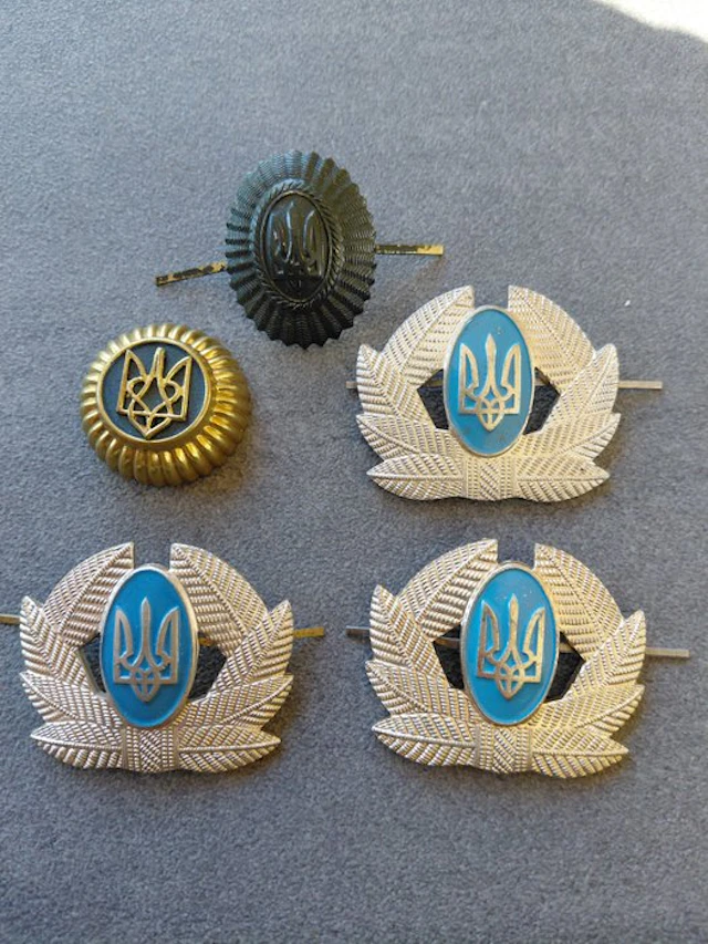 Ukraine - Military helmet - Insignia for Ukrainian military berets