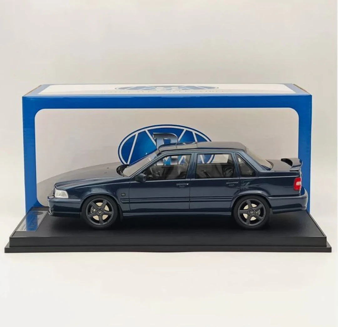 Radscale 1:18 - Model car - Volvo S70R - Nautic Blue - Inclusief Vitrinebox