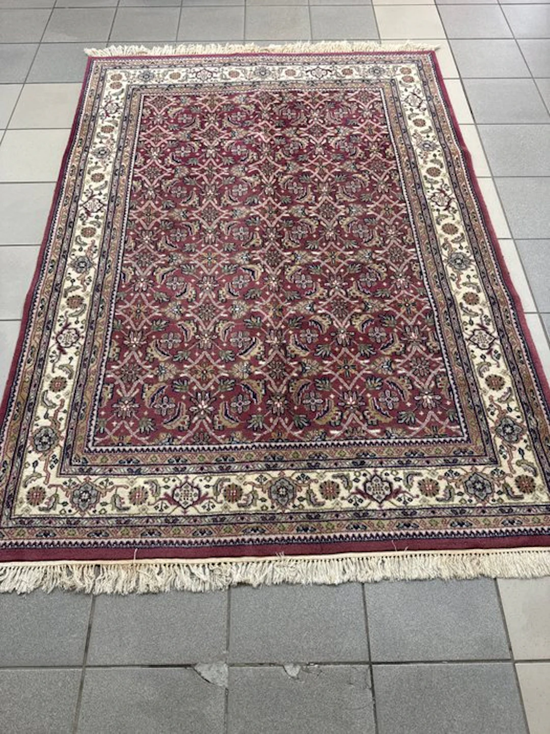 Veramin - Rug - 2.33 cm - 1.68 cm