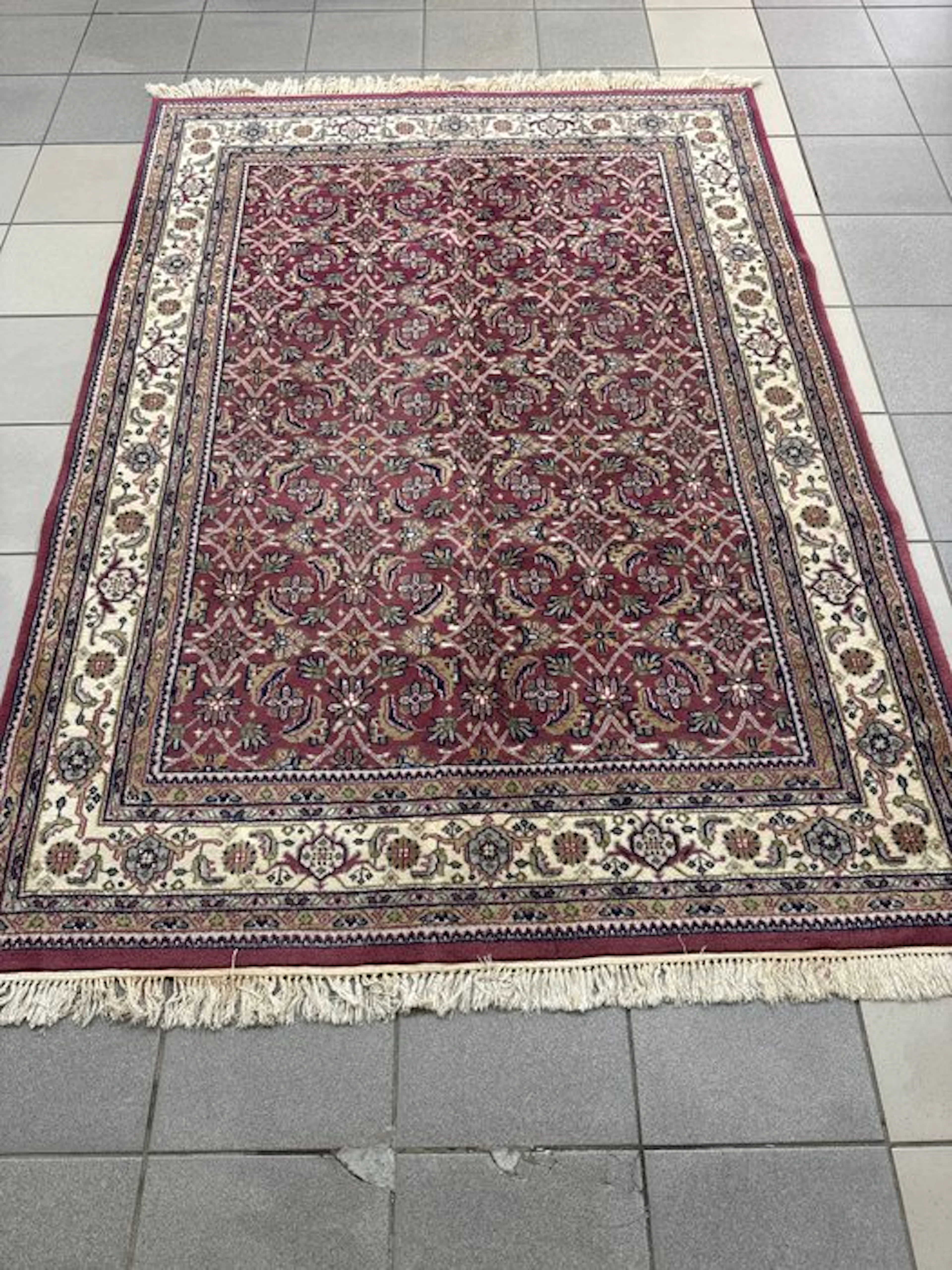 Veramin - Rug - 2.33 cm - 1.68 cm