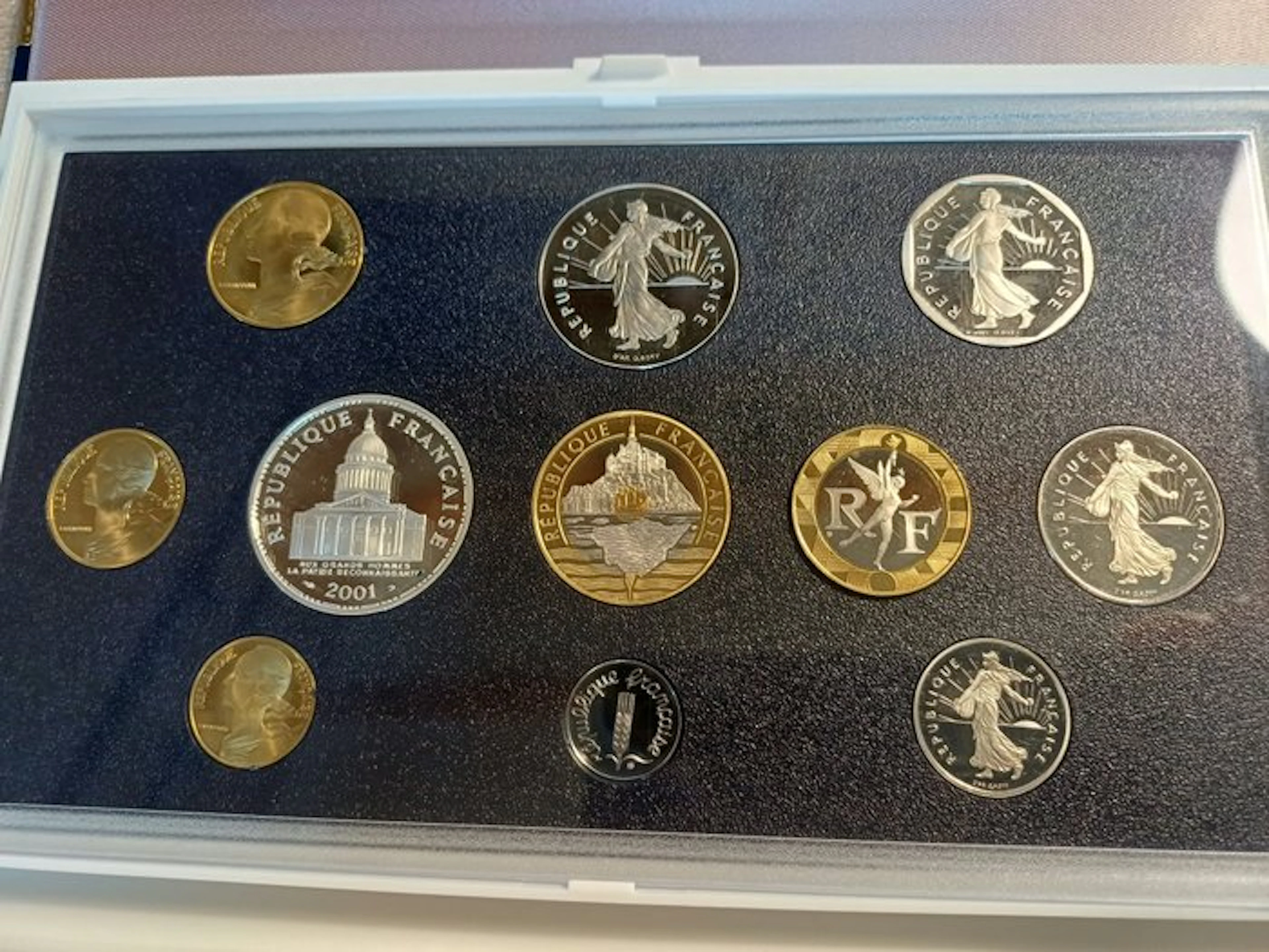 France. Proof Set 2001 (No reserve price)