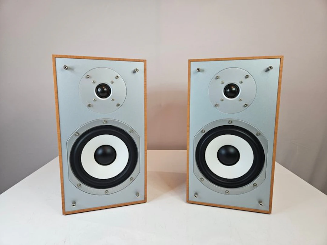 Studio Lab - Lab SLB 102 / 2-Way Compact Bookshelf Speaker set