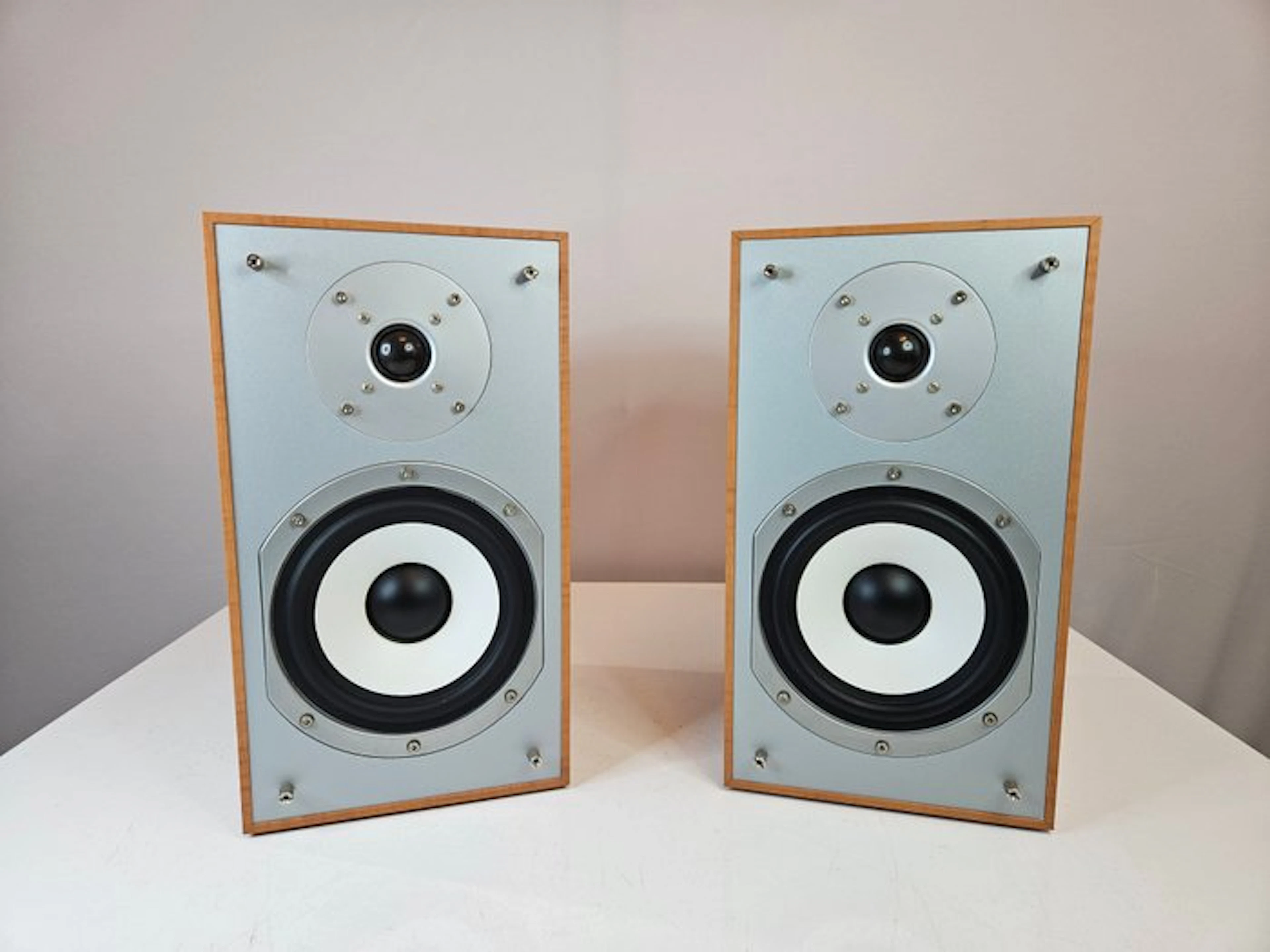 Studio Lab - Lab SLB 102 / 2-Way Compact Bookshelf Speaker set