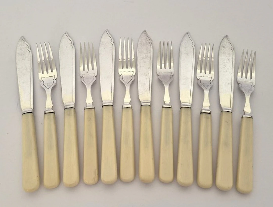 B & J Sippel Ltd. - Fish cutlery set for 6 (12) - Silverplated, Ivorine