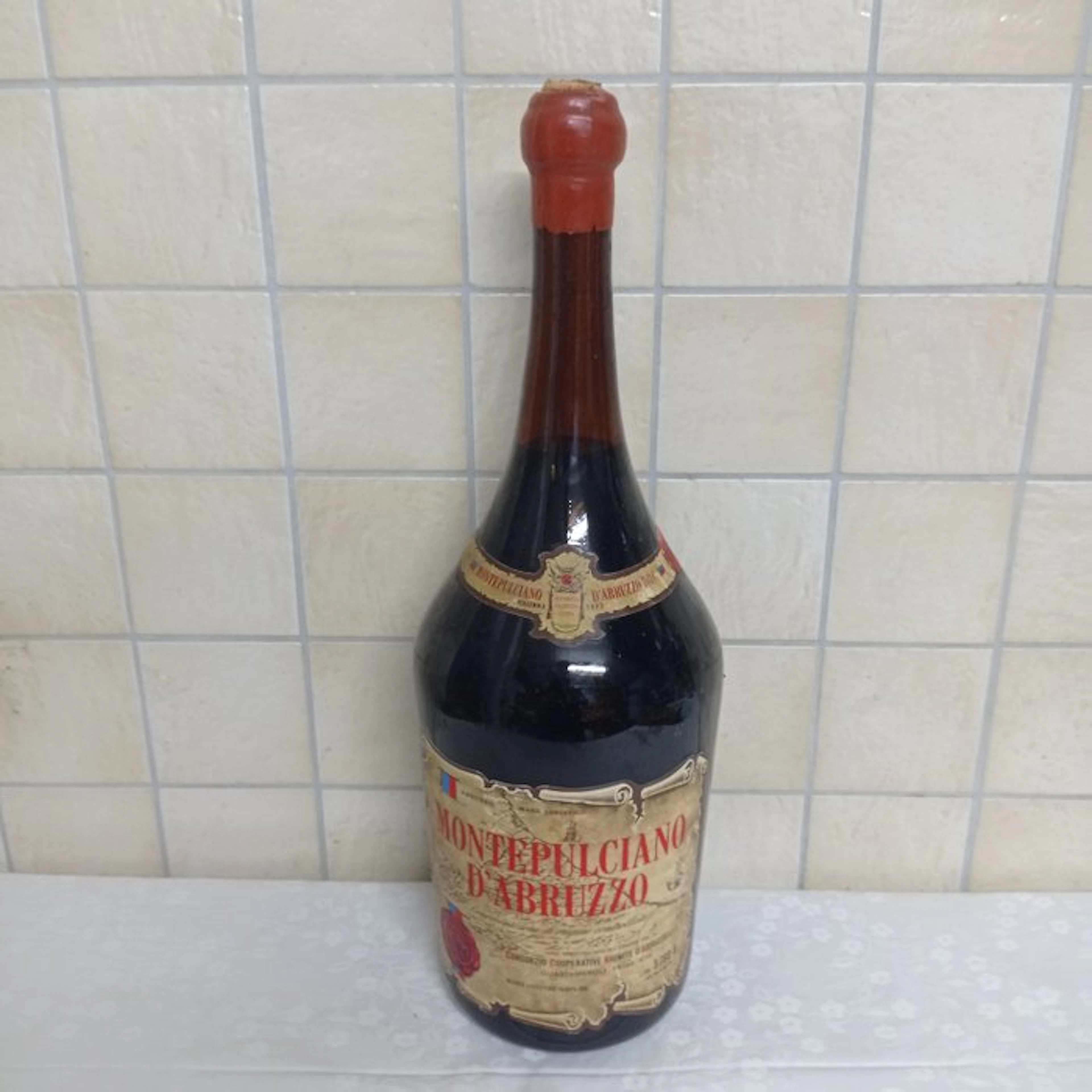 1977 Consorzio Cooperative Riunite Montepulciano - Abruzzo DOC - 1 x 3.78L
