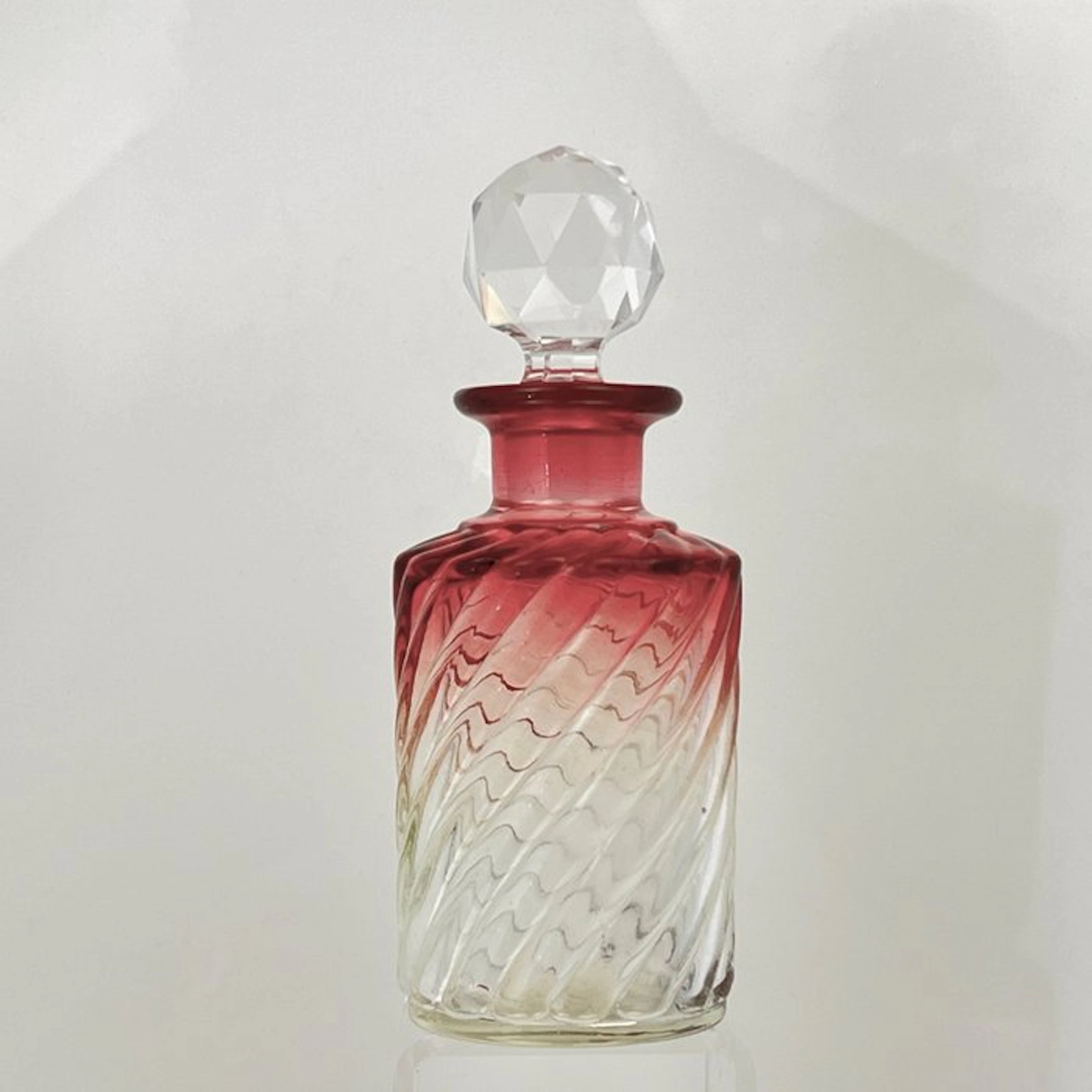 Baccarat - Decanter - Bambou Tors - Belle Epoque - Crystal - Cranberry crystal