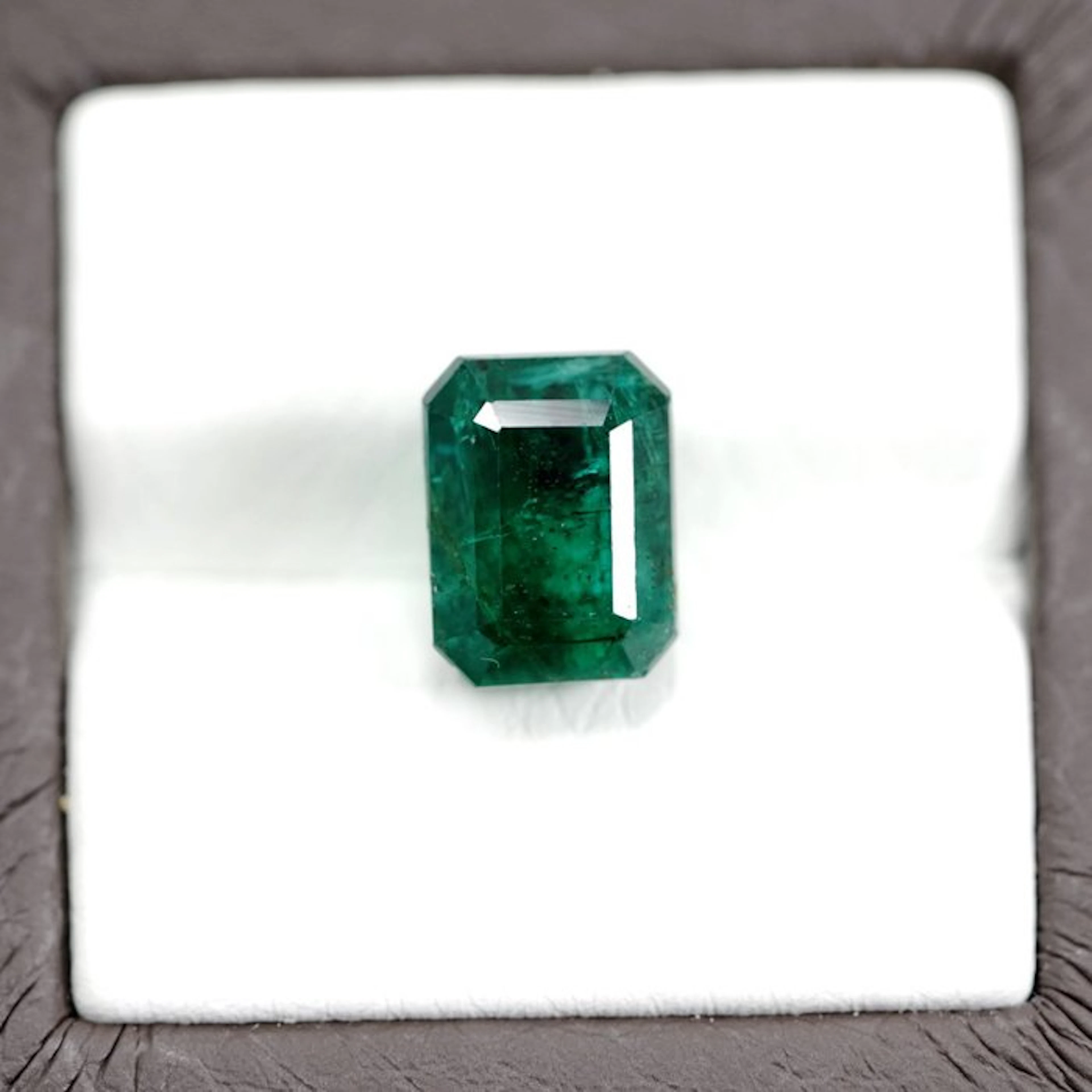 No reserve price - 1 pcs Green Emerald - 5.63 ct - Guild Gem Laboratory