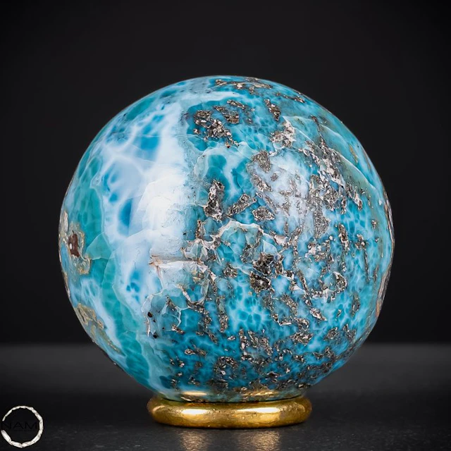 Larimar Sphere – Fascinating Caribbean blue with natural...