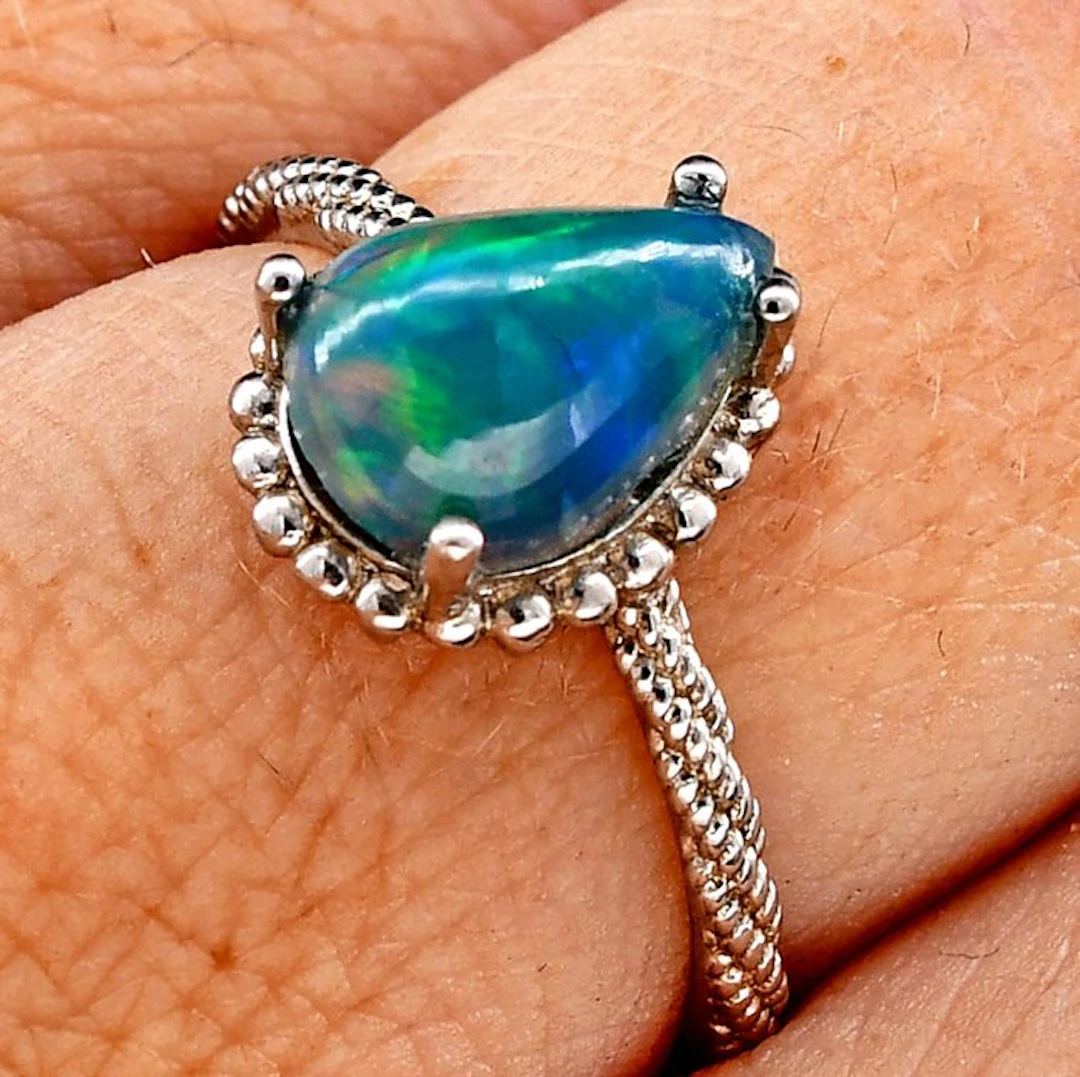 Wonderful natural Opal ring in sterling silver 925...