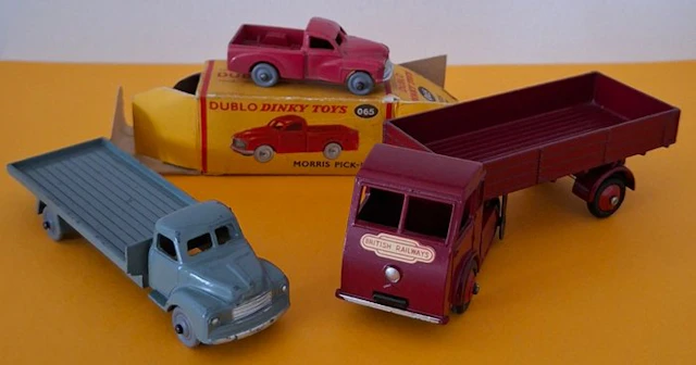 Dinky Toys - Model car (3) - 3 Dinky Toys d'origine