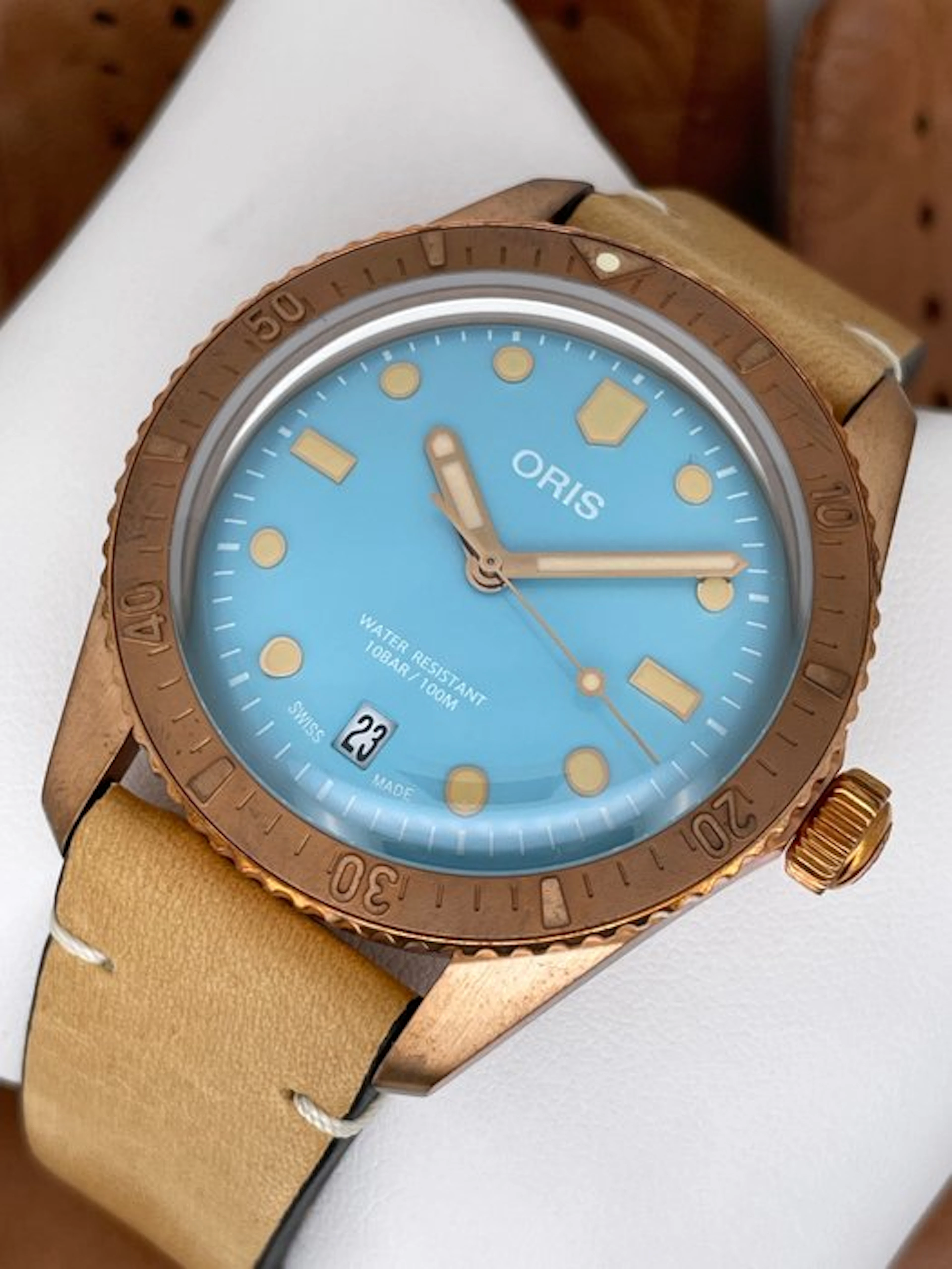 Oris - Divers Sixty-Five Cotton Candy Bronze Automatic...