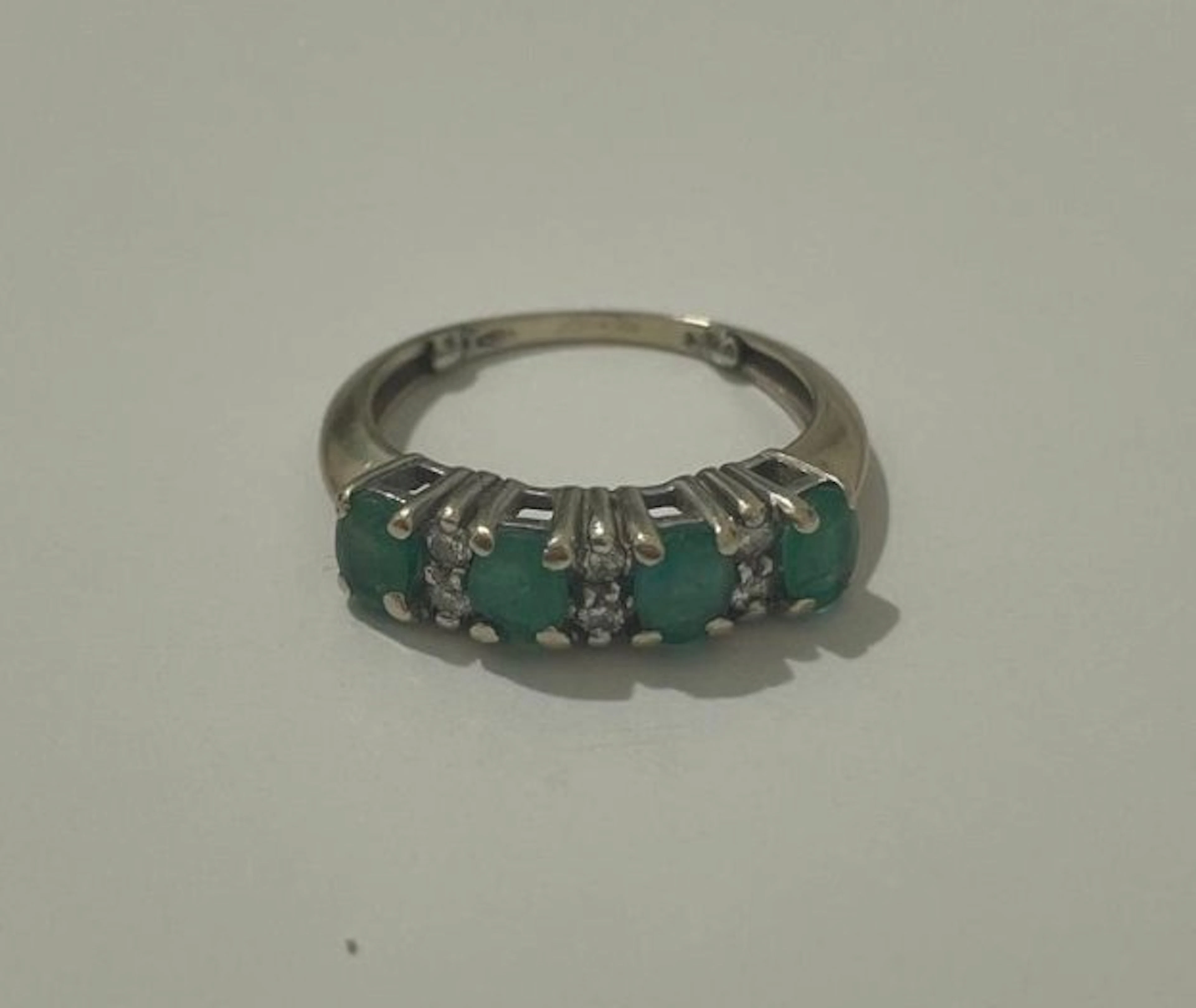 Ring - 18 kt. White gold Emerald
