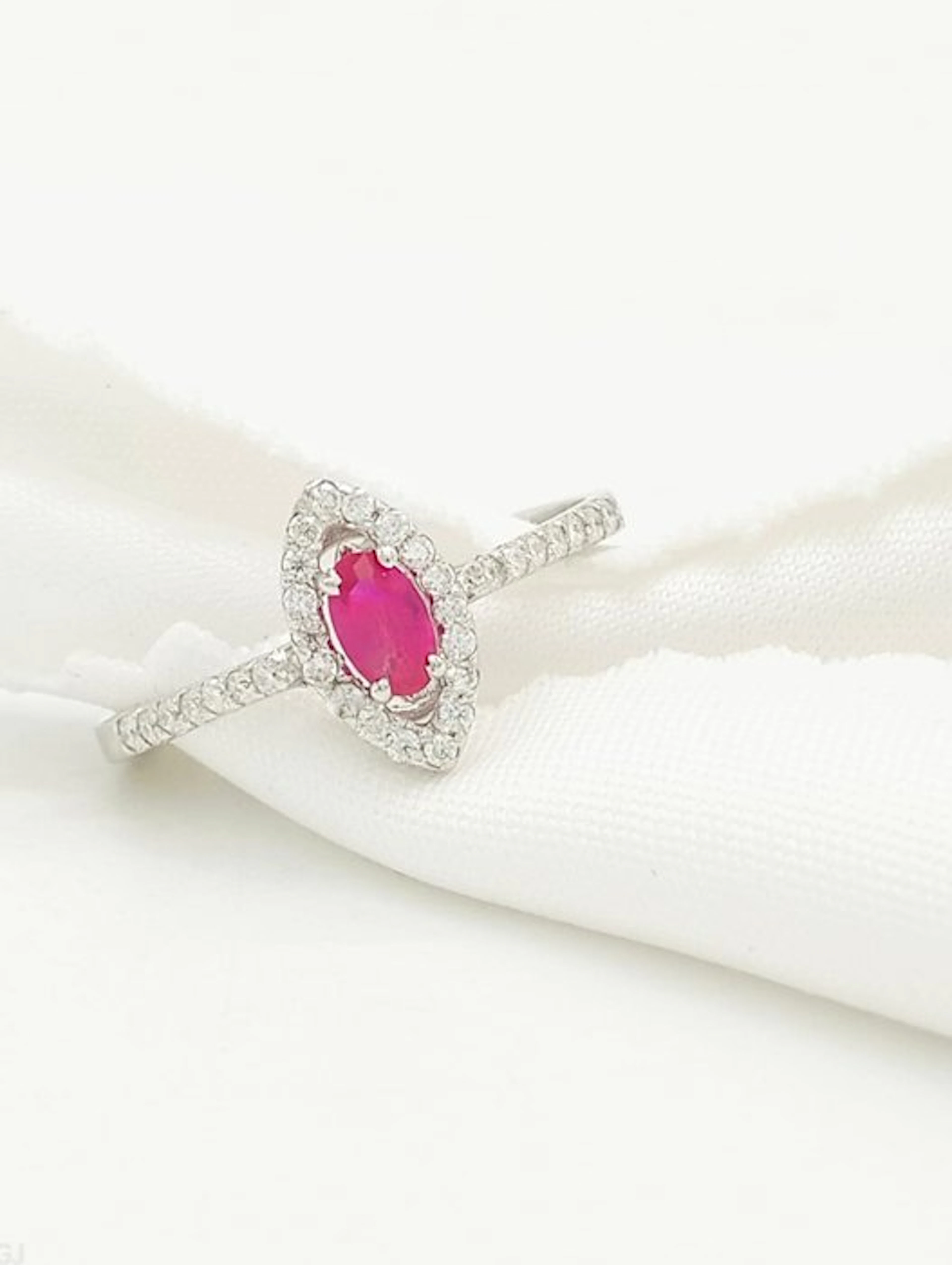 No reserve price - Cocktail ring - 14 kt. White gold Ruby - Diamond