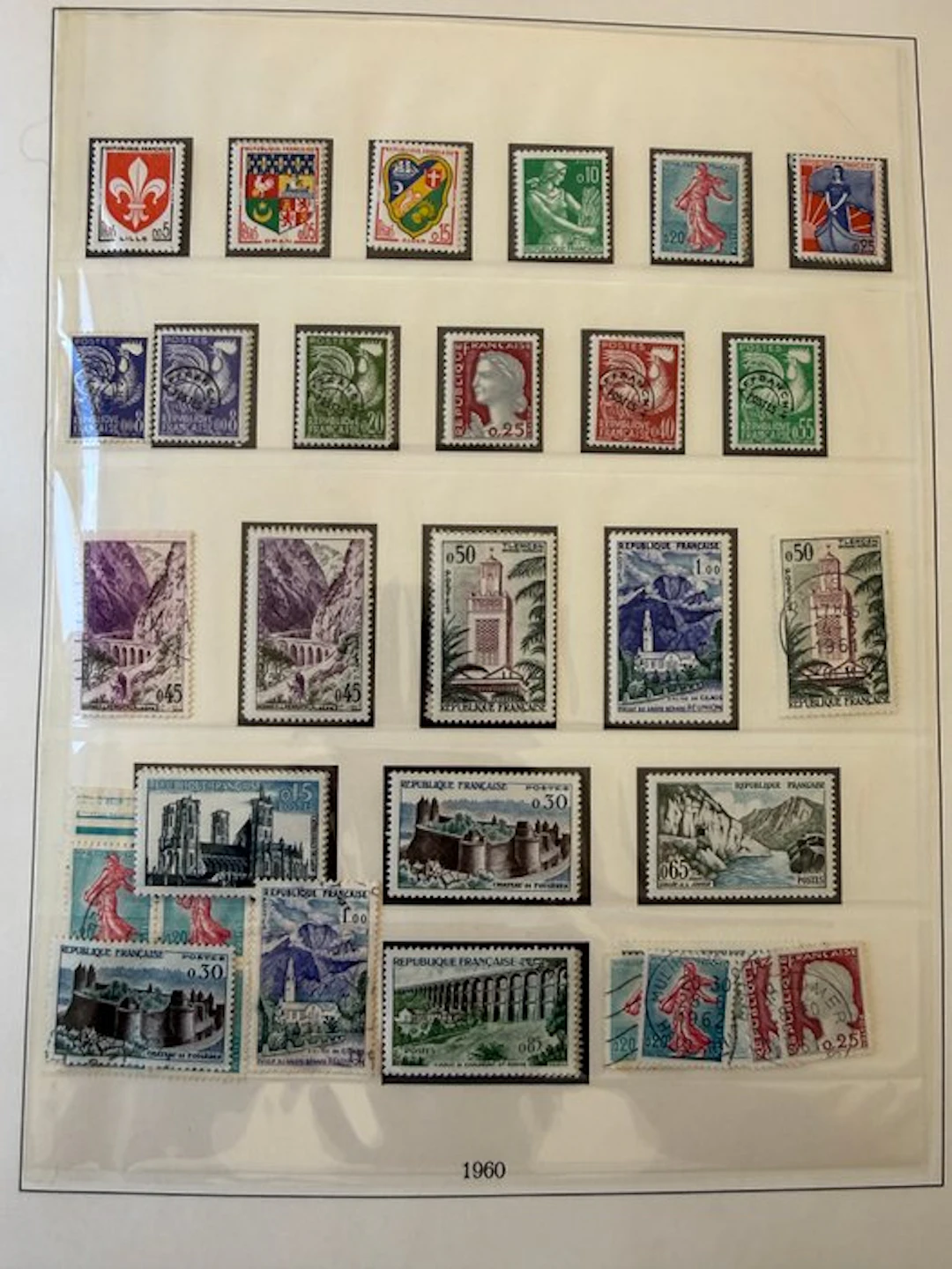 France - Collection "1960/1971" duplicated in mint ** and obl (with varieties)