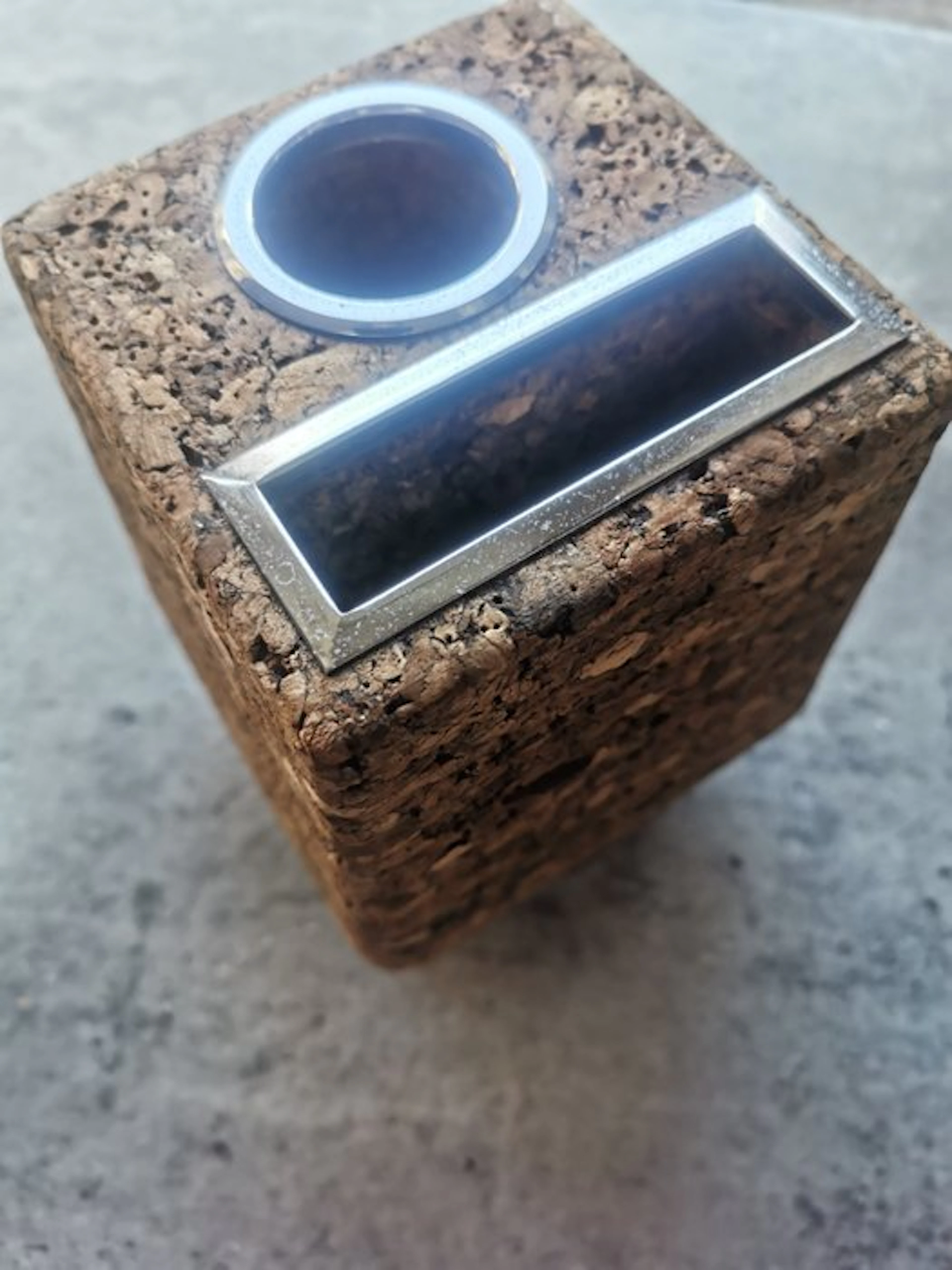 Park e Sherman - Sculpture, Bullettin cube - 15 cm - Metal, Cork